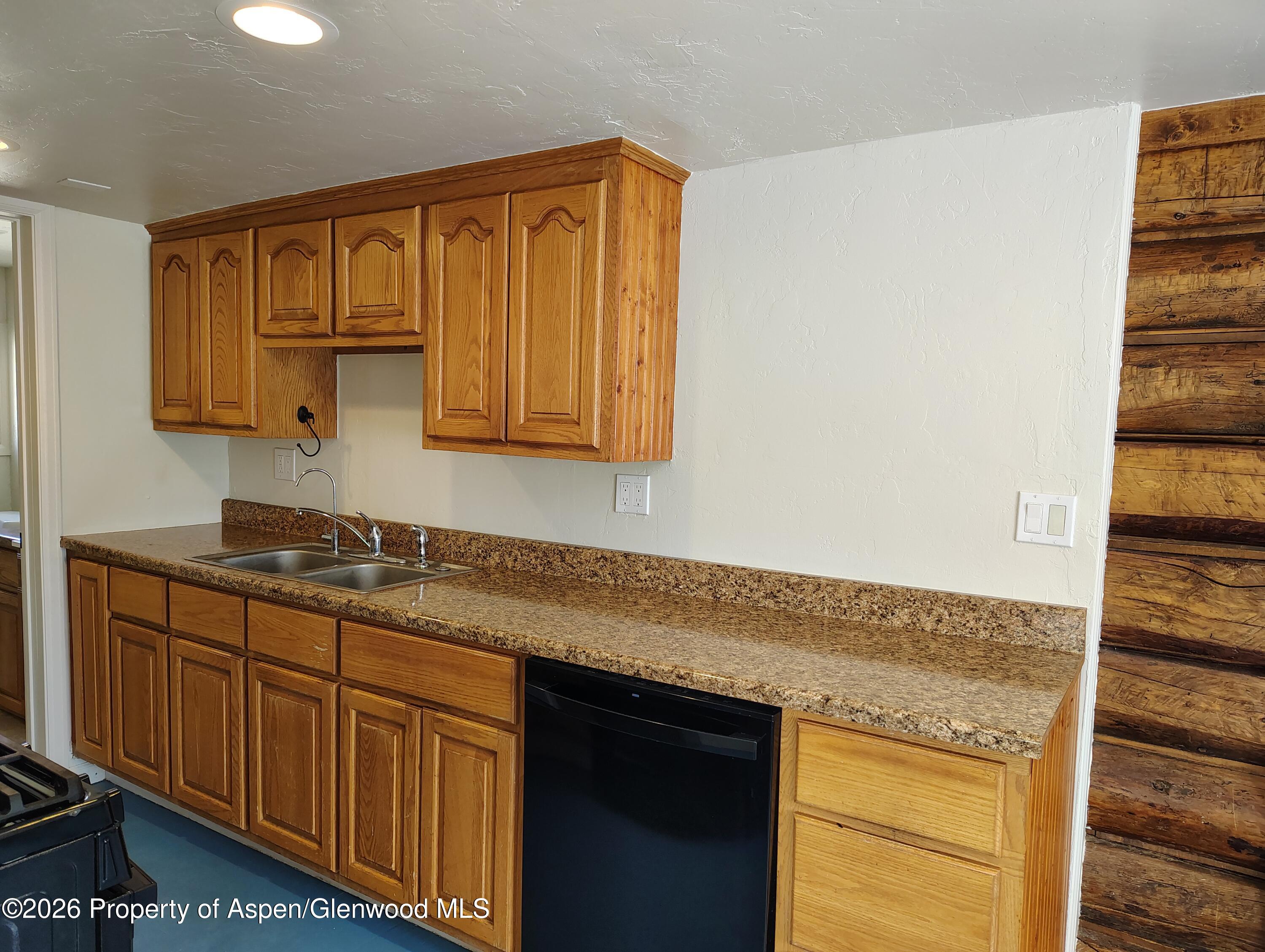 161 E 10th Street Property Photo 8