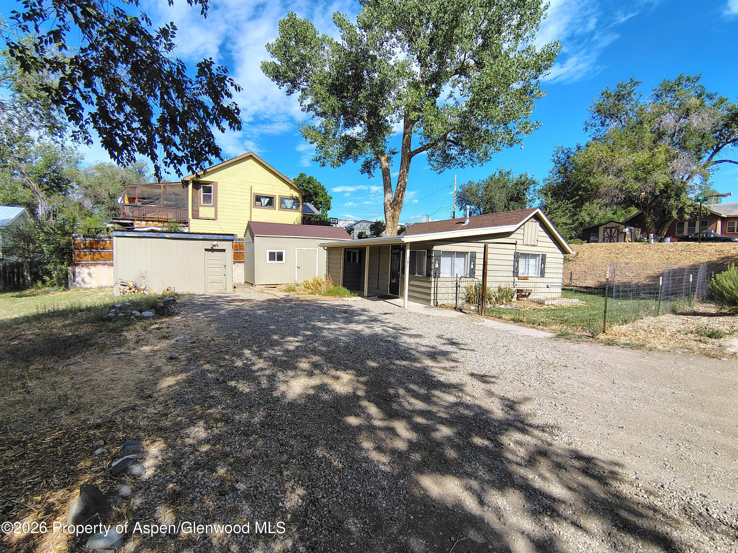 161 E 10th Street Property Photo 21