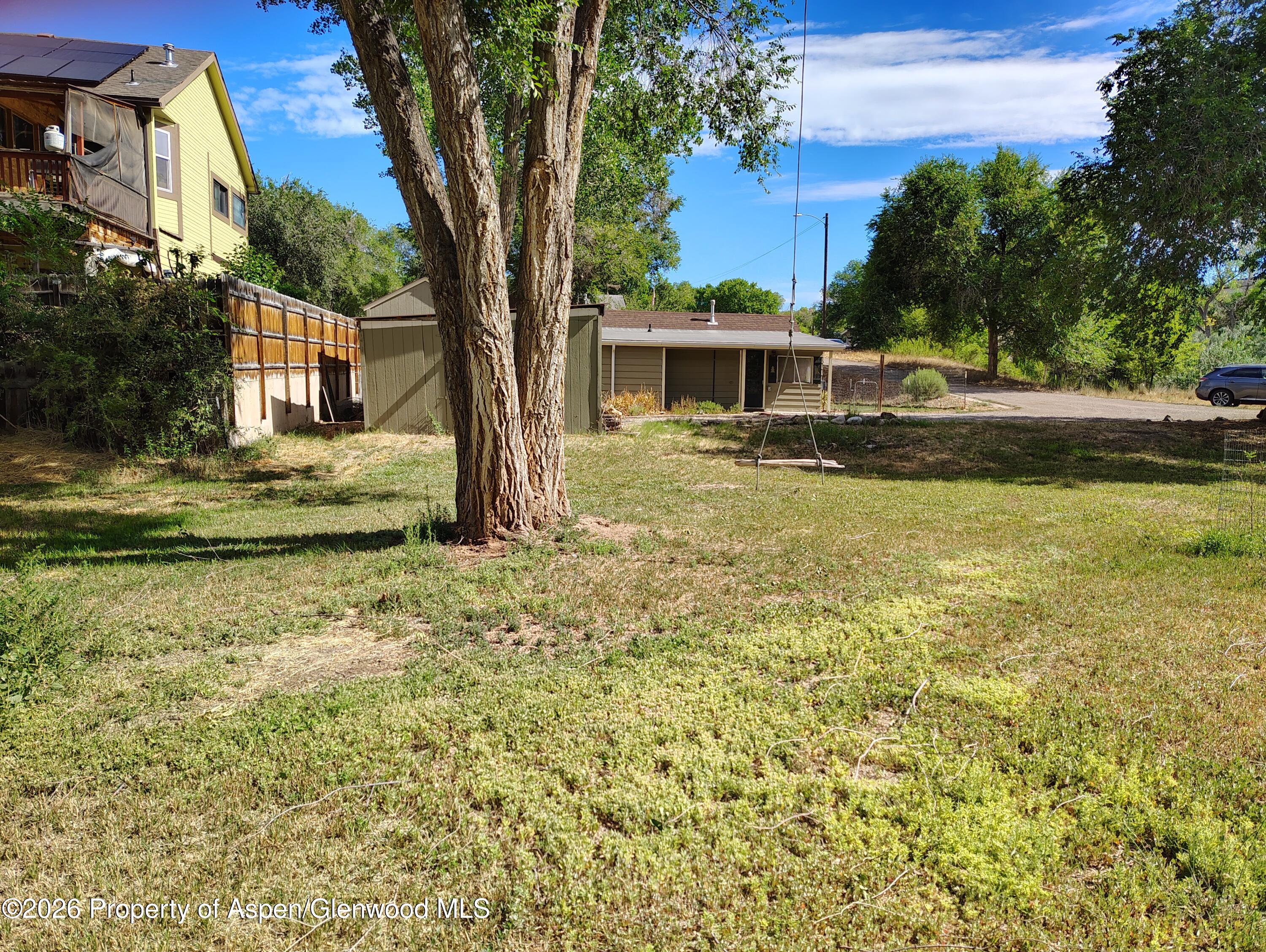 161 E 10th Street Property Photo 23