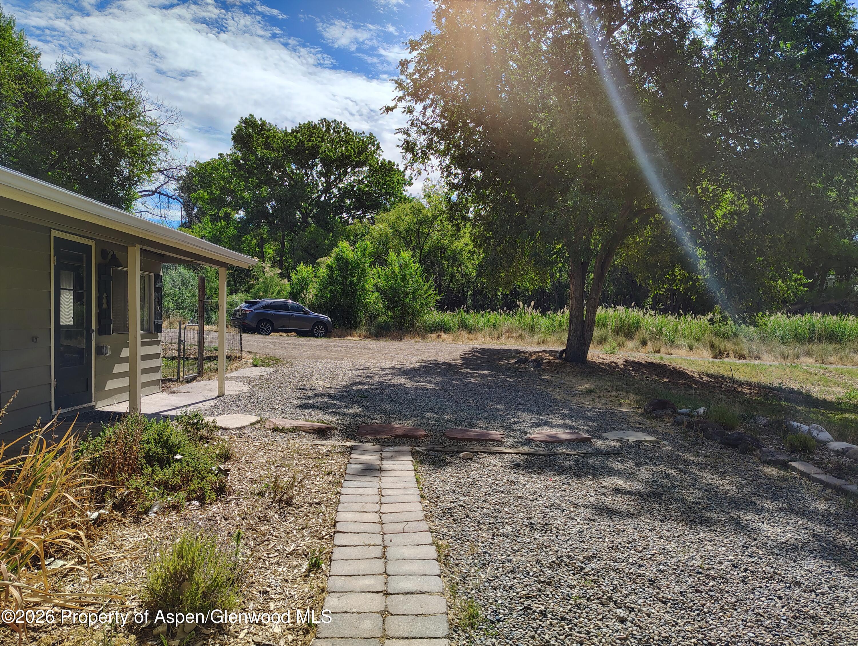 161 E 10th Street Property Photo 24