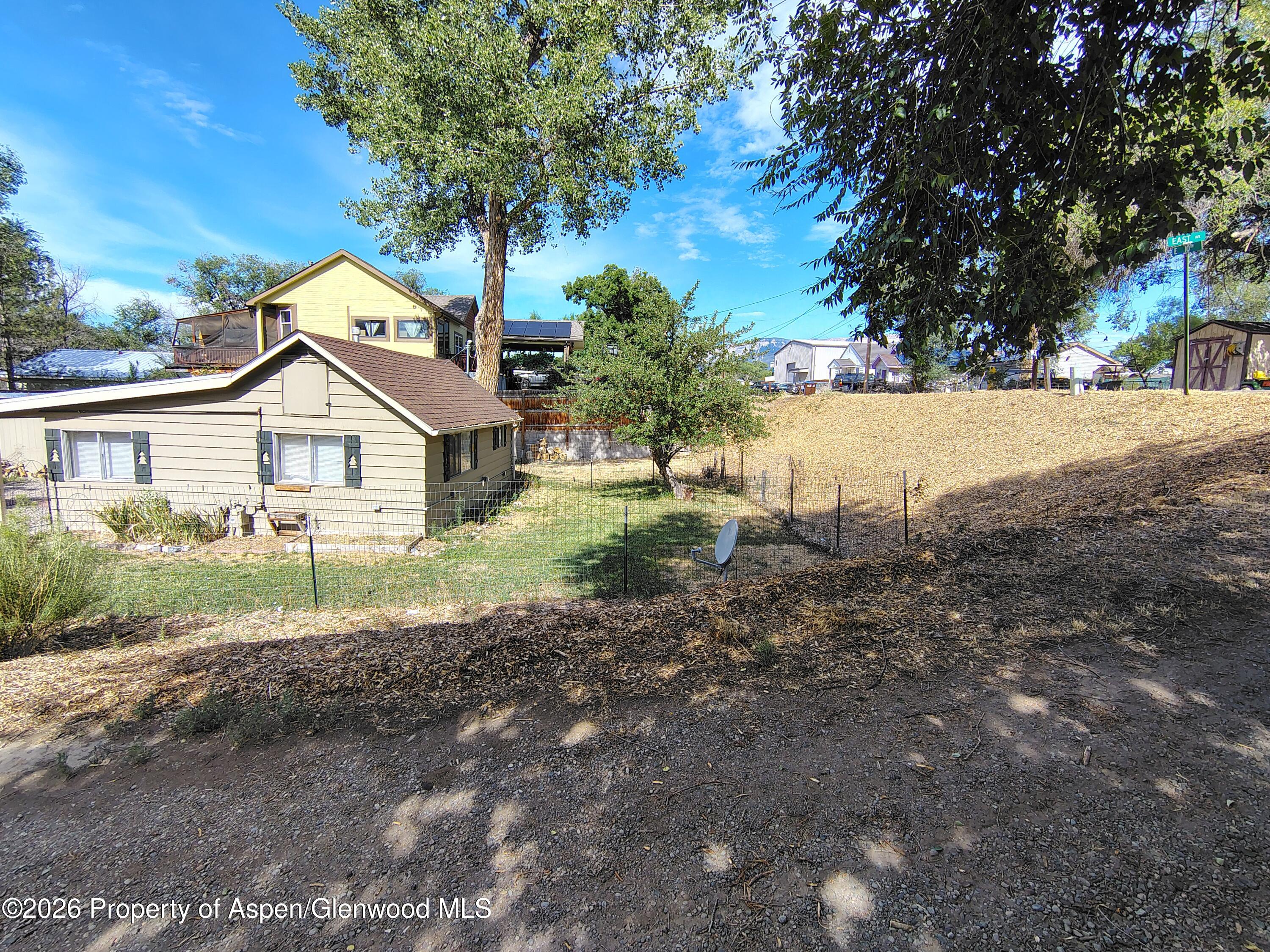 161 E 10th Street Property Photo 26