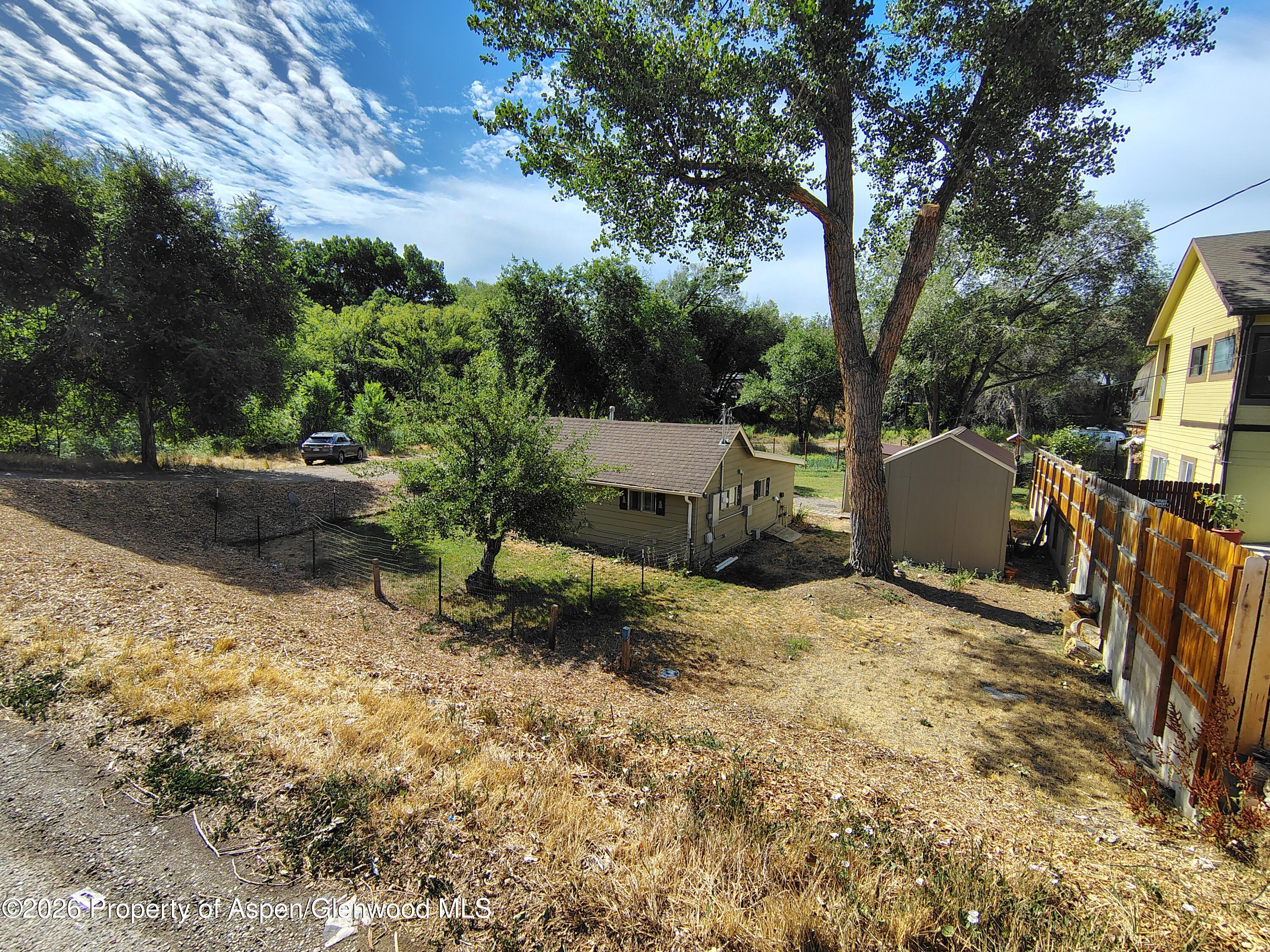 161 E 10th Street Property Photo 27