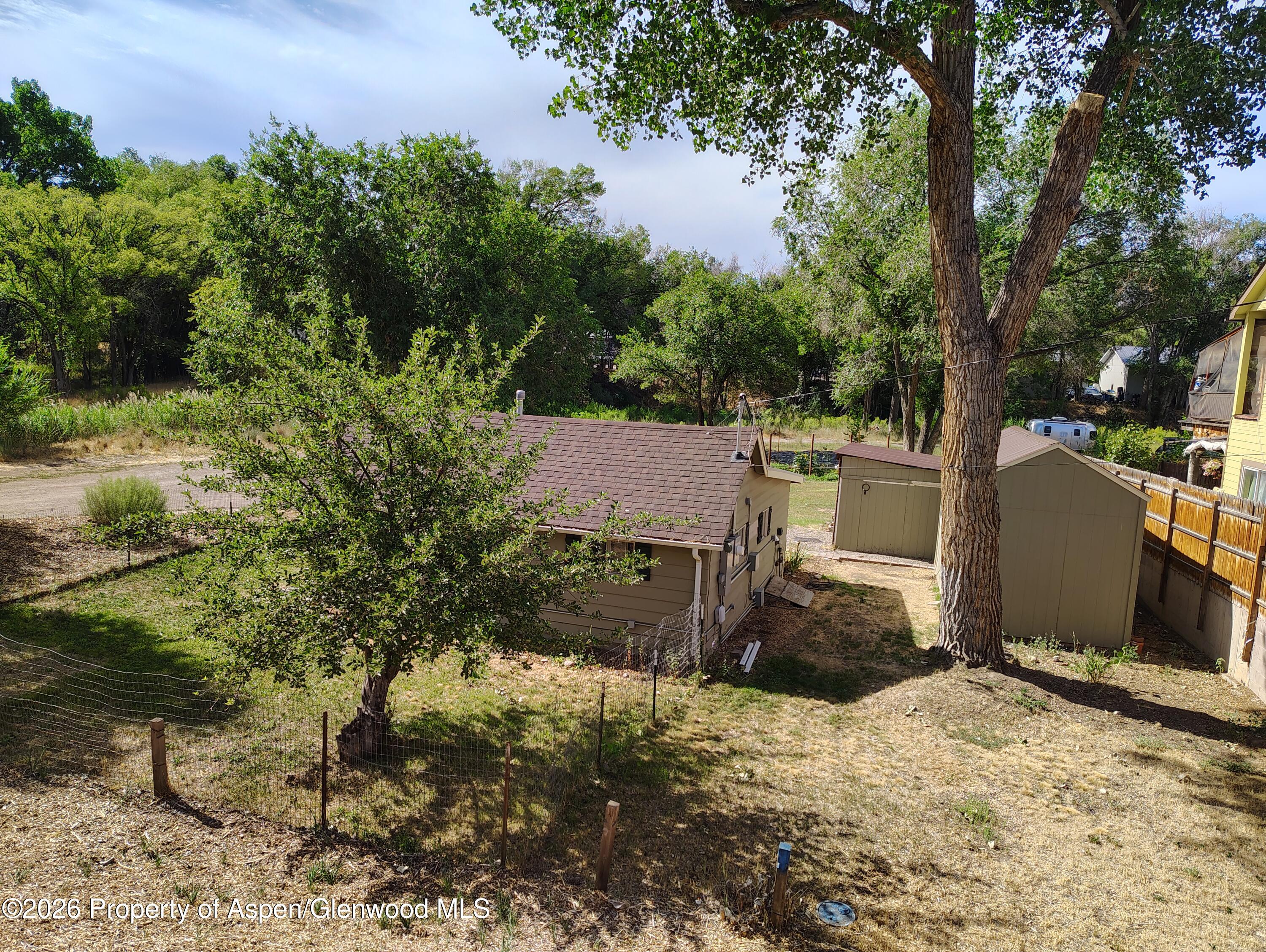 161 E 10th Street Property Photo 28