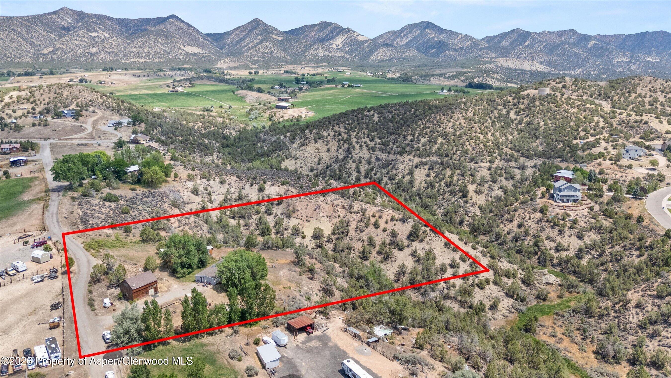 576 E Vista Drive Property Photo 1