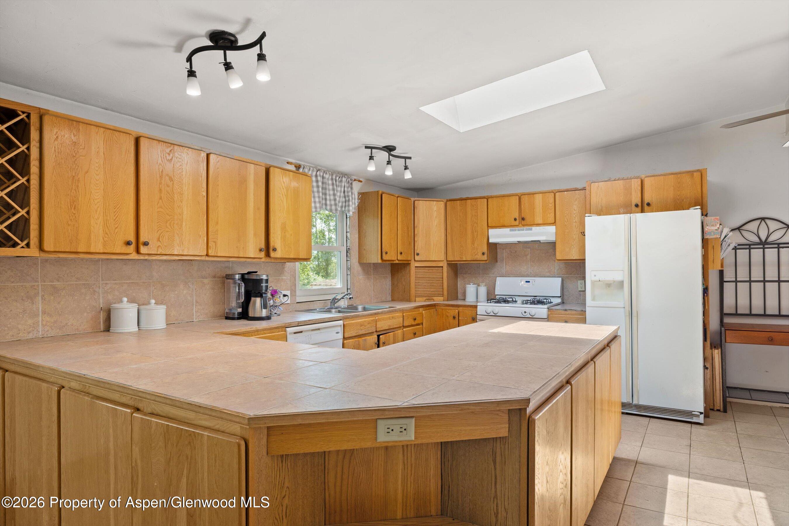 576 E Vista Drive Property Photo 7