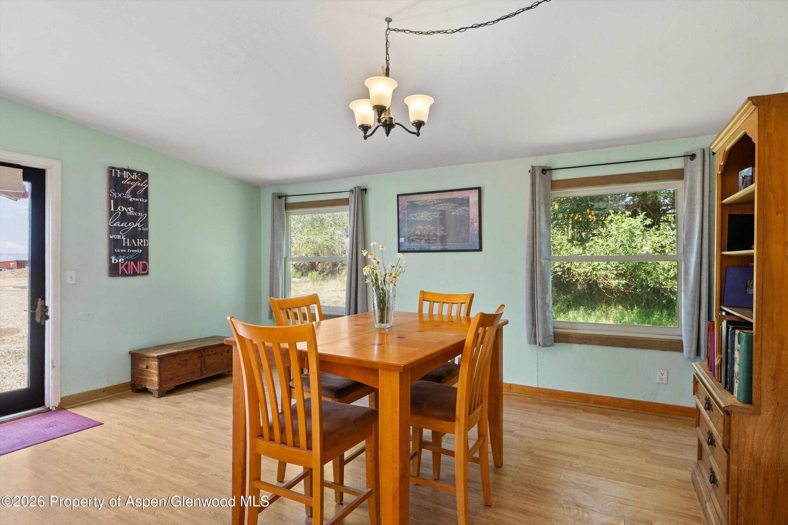 576 E Vista Drive Property Photo 9