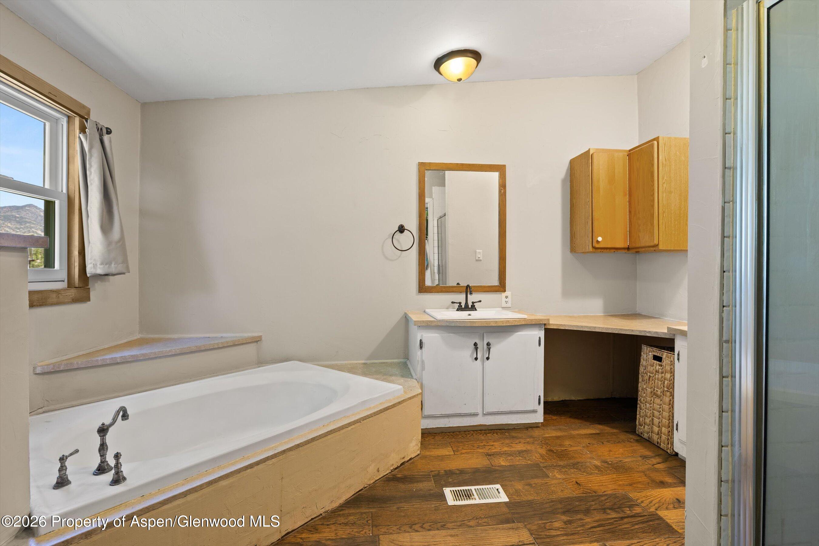 576 E Vista Drive Property Photo 11