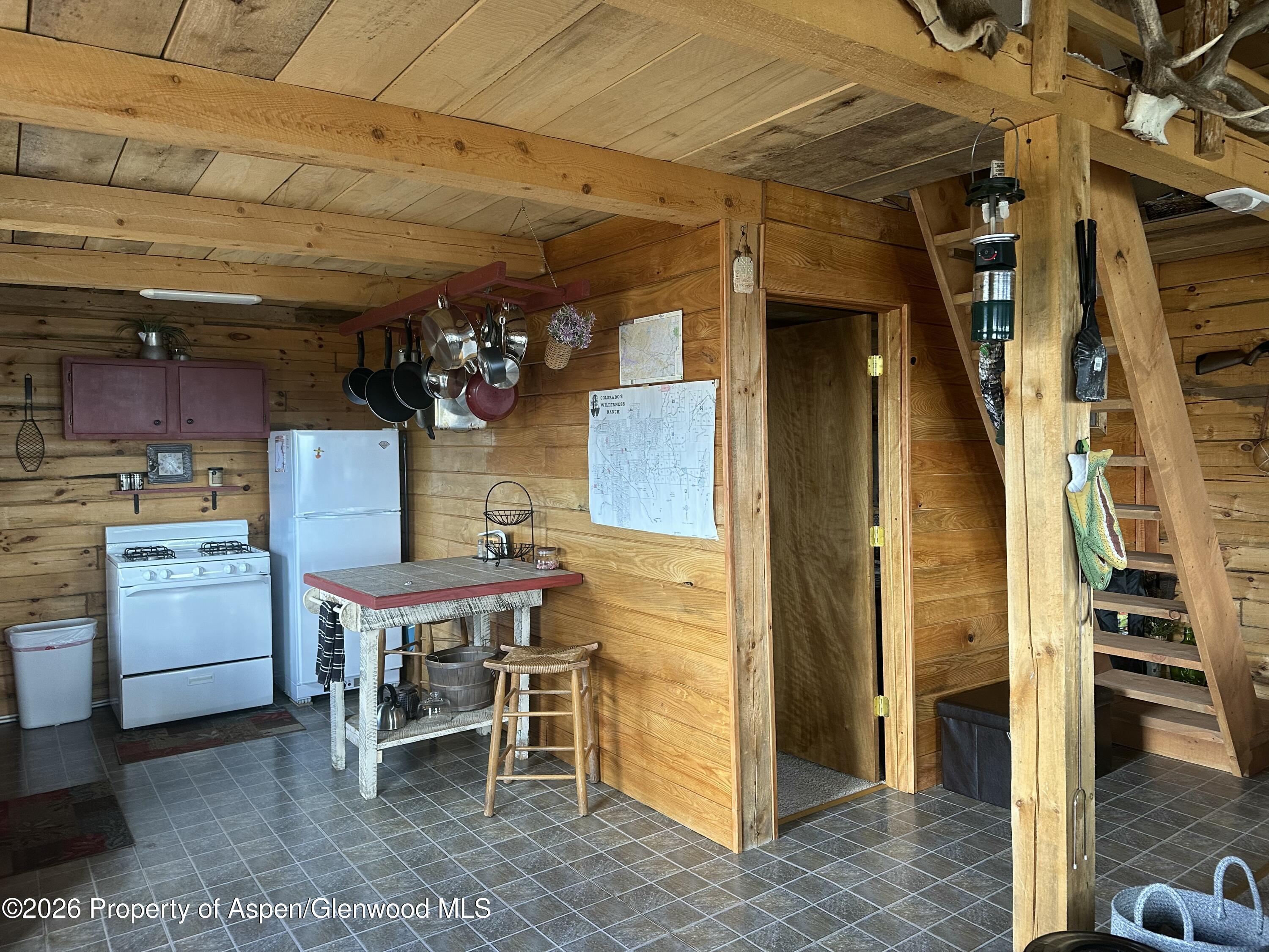 1244 Boulder Drive Property Photo 6