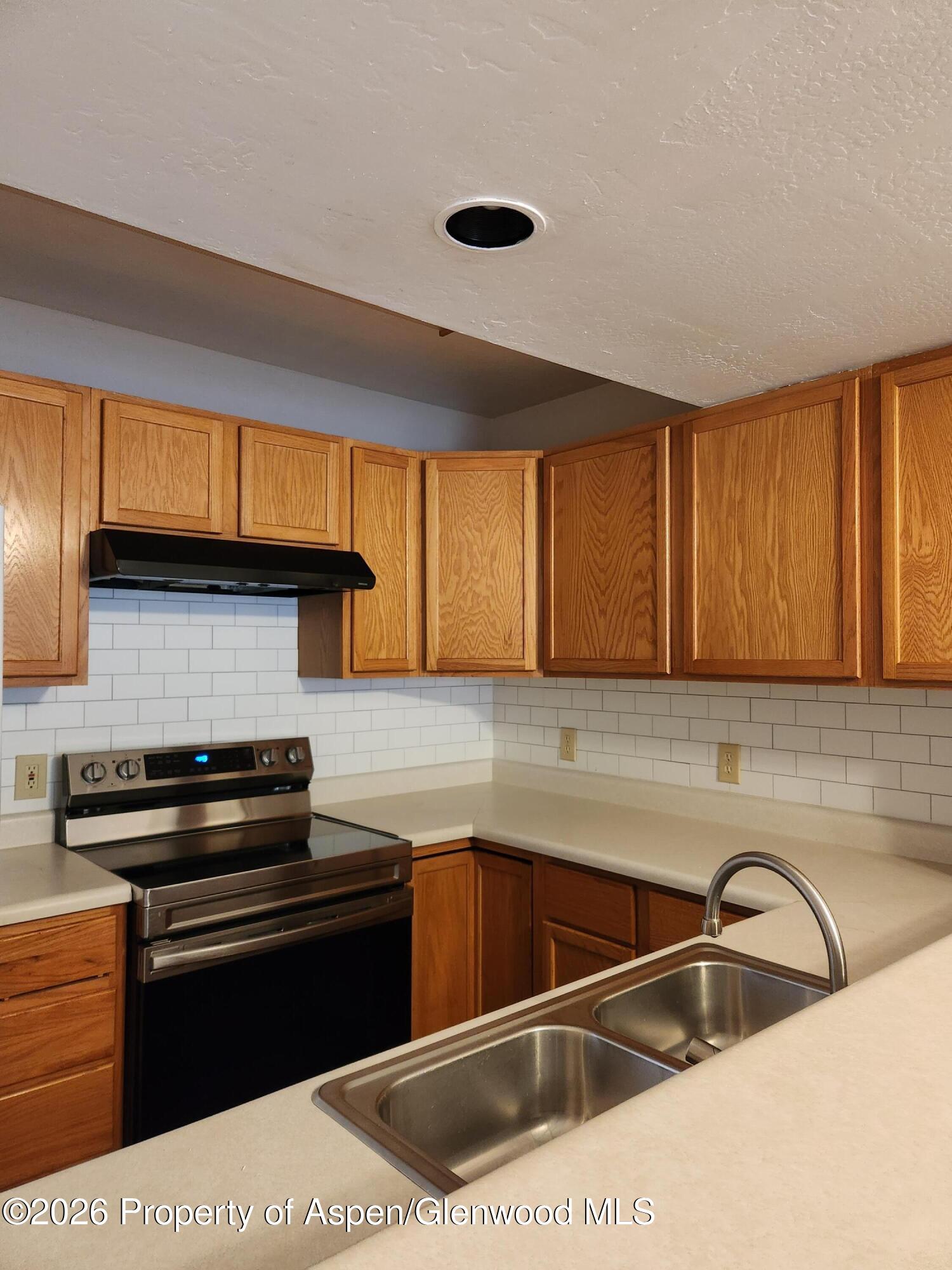 2502 Rail Avenue Property Photo 6