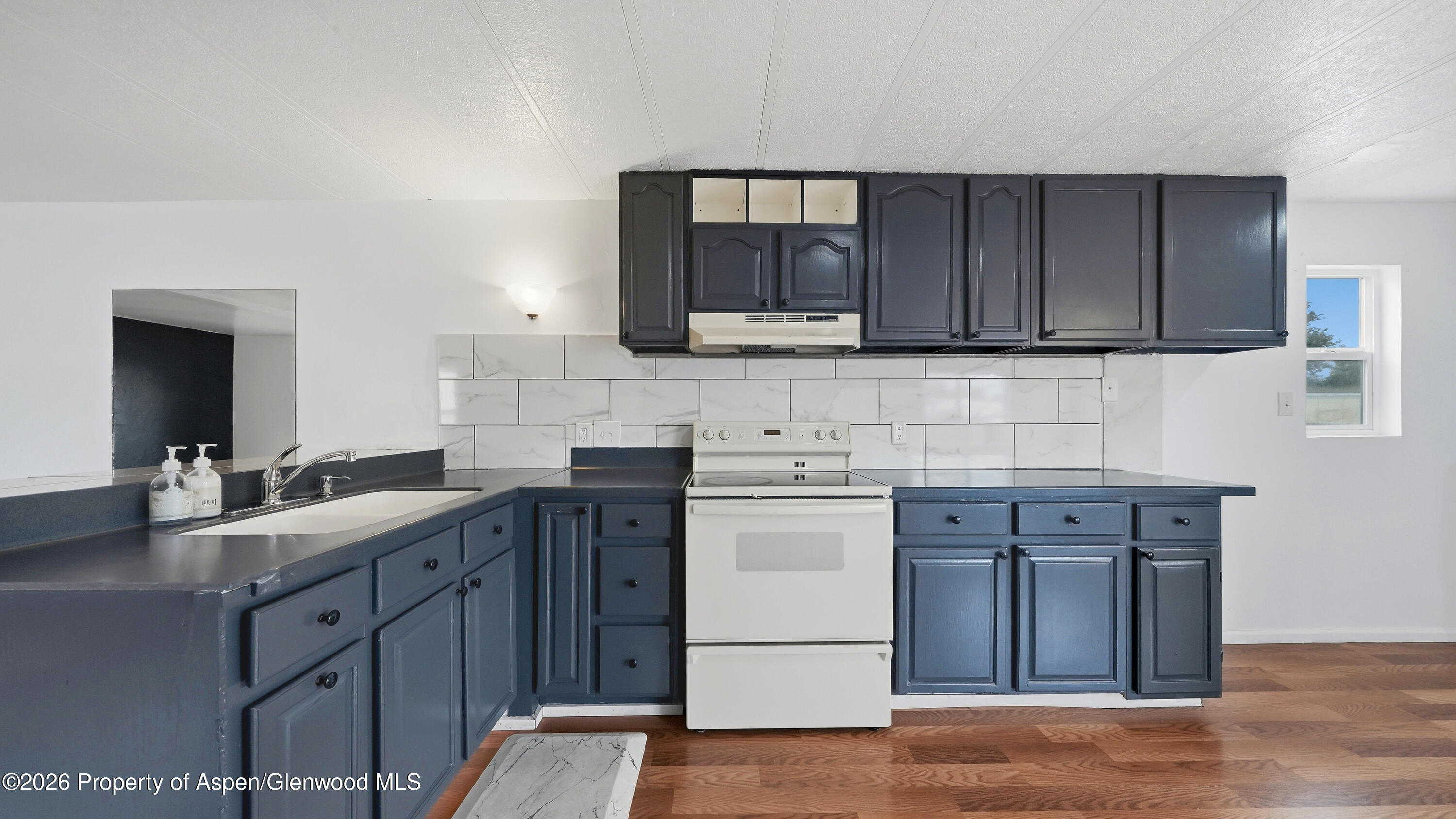 3268 E Road #49 Property Photo 8