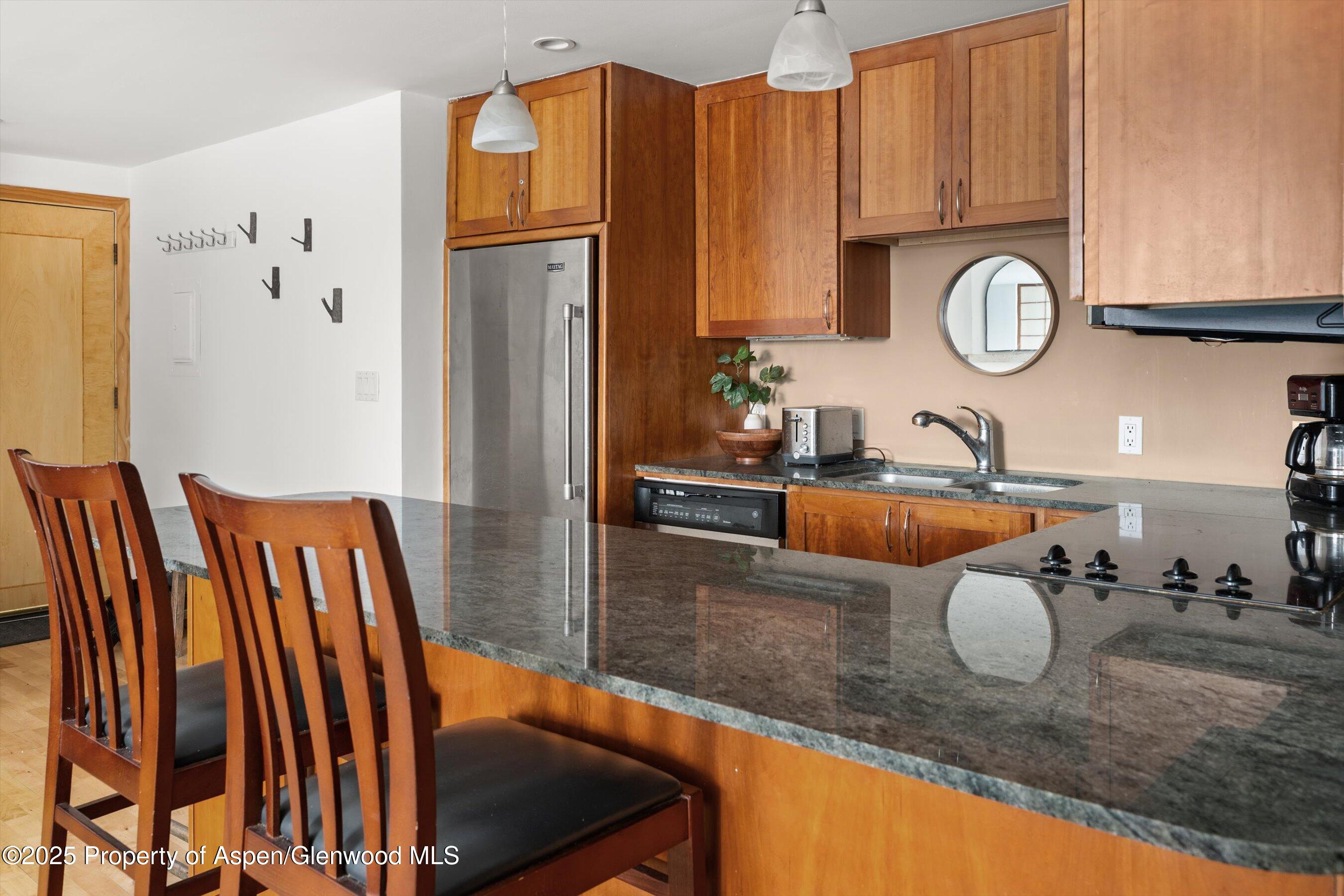 935 E Hopkins Avenue 7 Property Photo 10