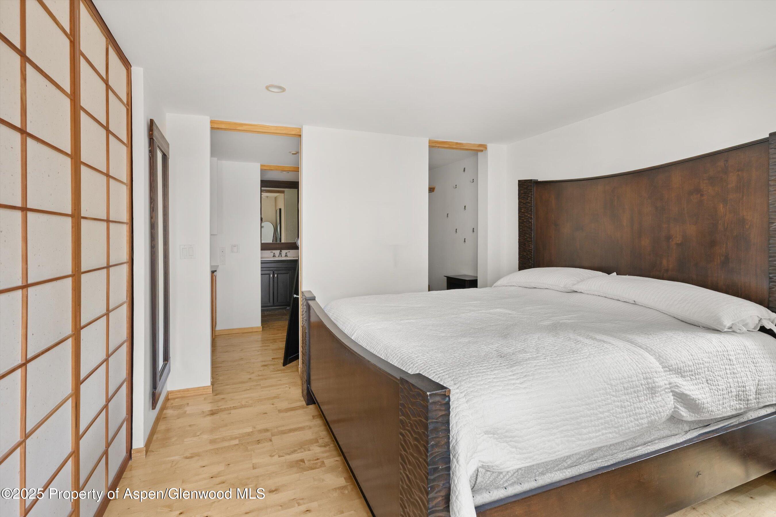 935 E Hopkins Avenue 7 Property Photo 13
