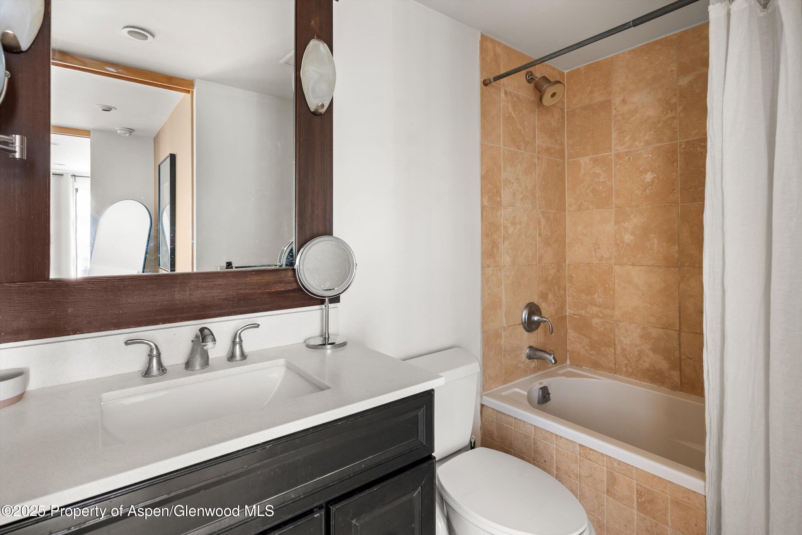 935 E Hopkins Avenue 7 Property Photo 15