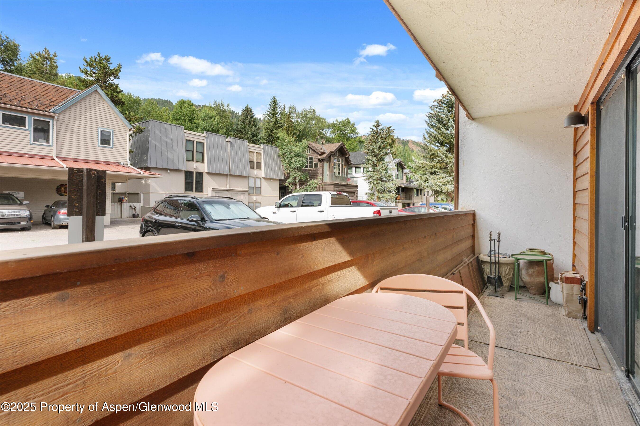 935 E Hopkins Avenue 7 Property Photo 16