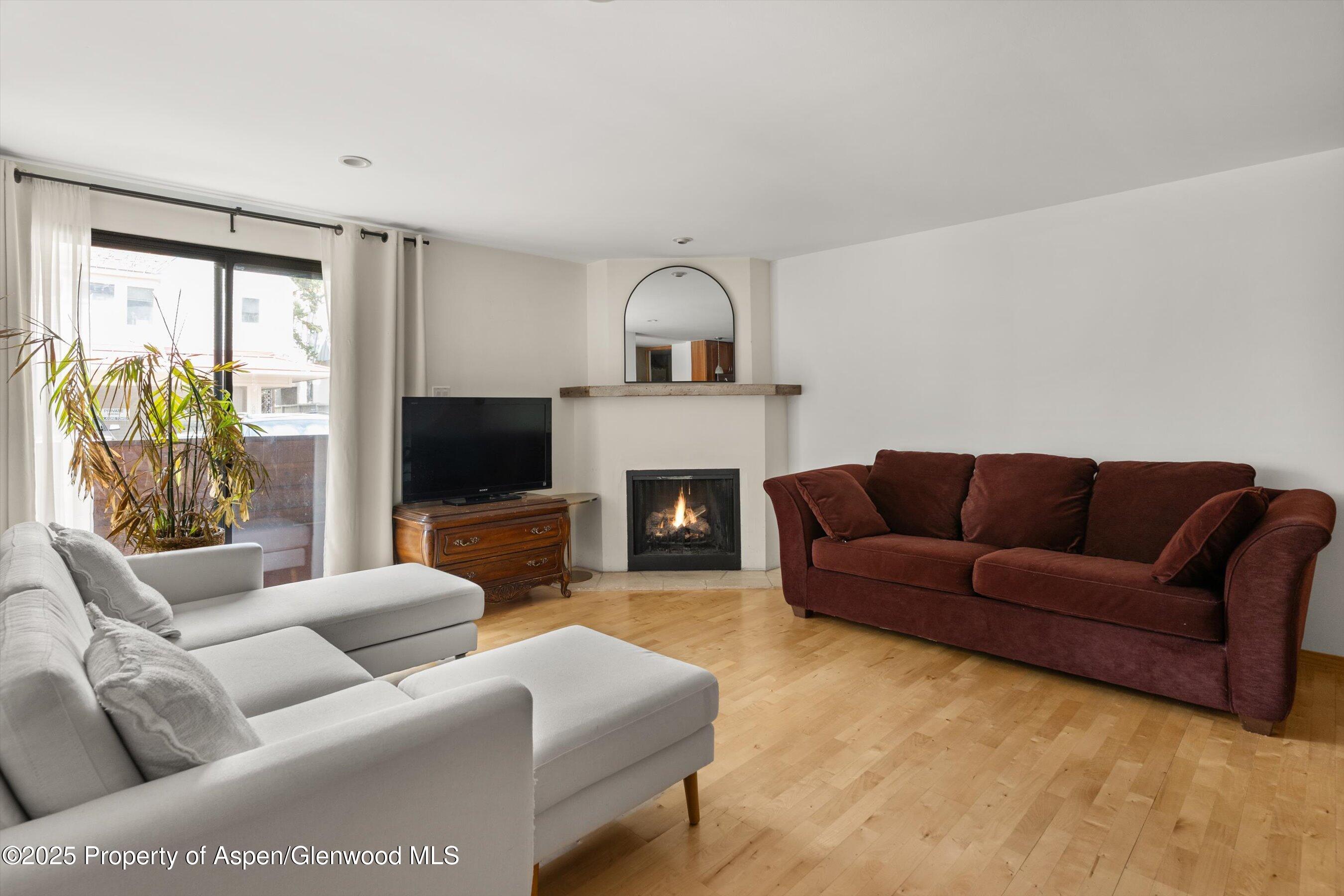 935 E Hopkins Avenue 7 Property Photo 17