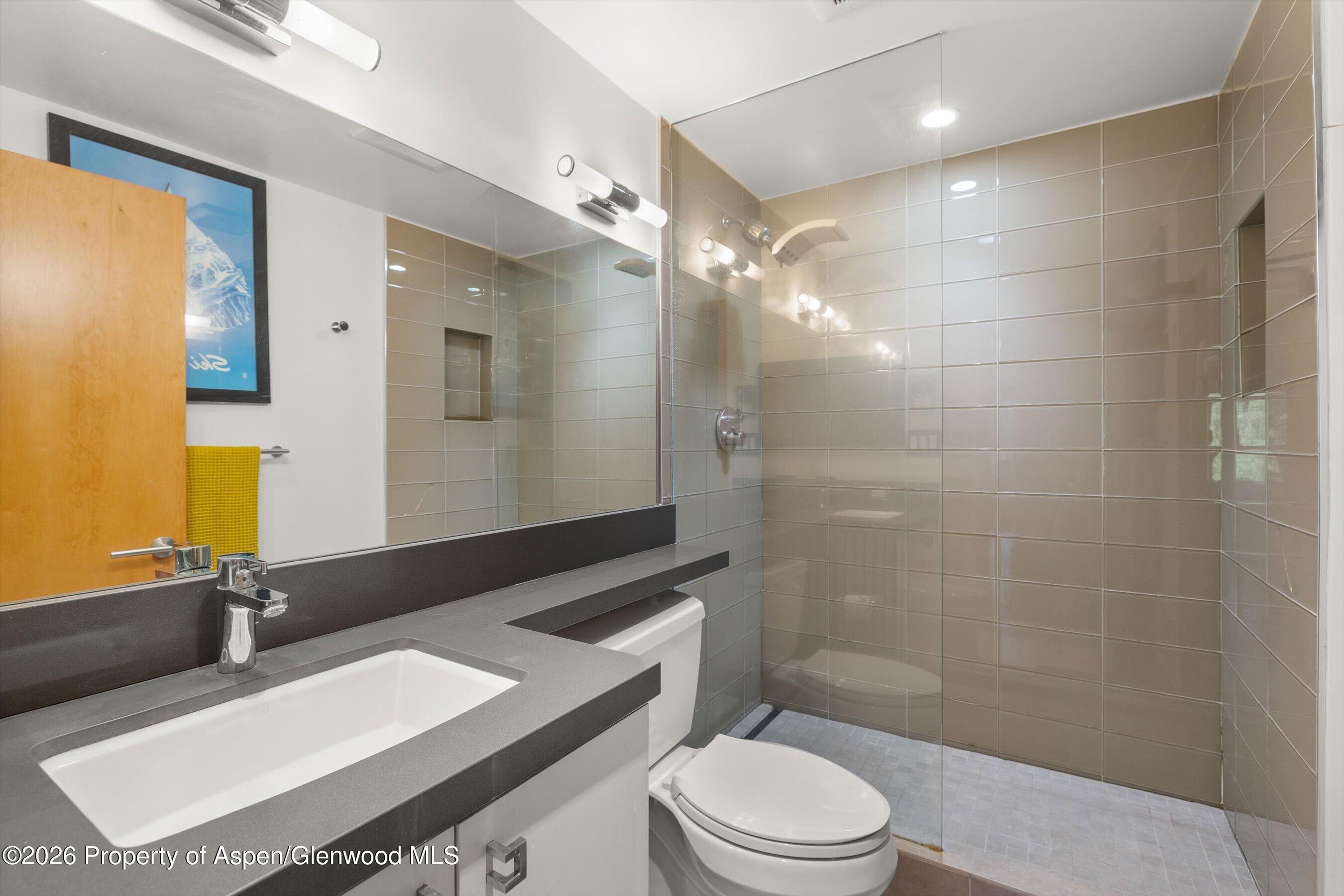 1221 Vine Street 1221 Property Photo 4