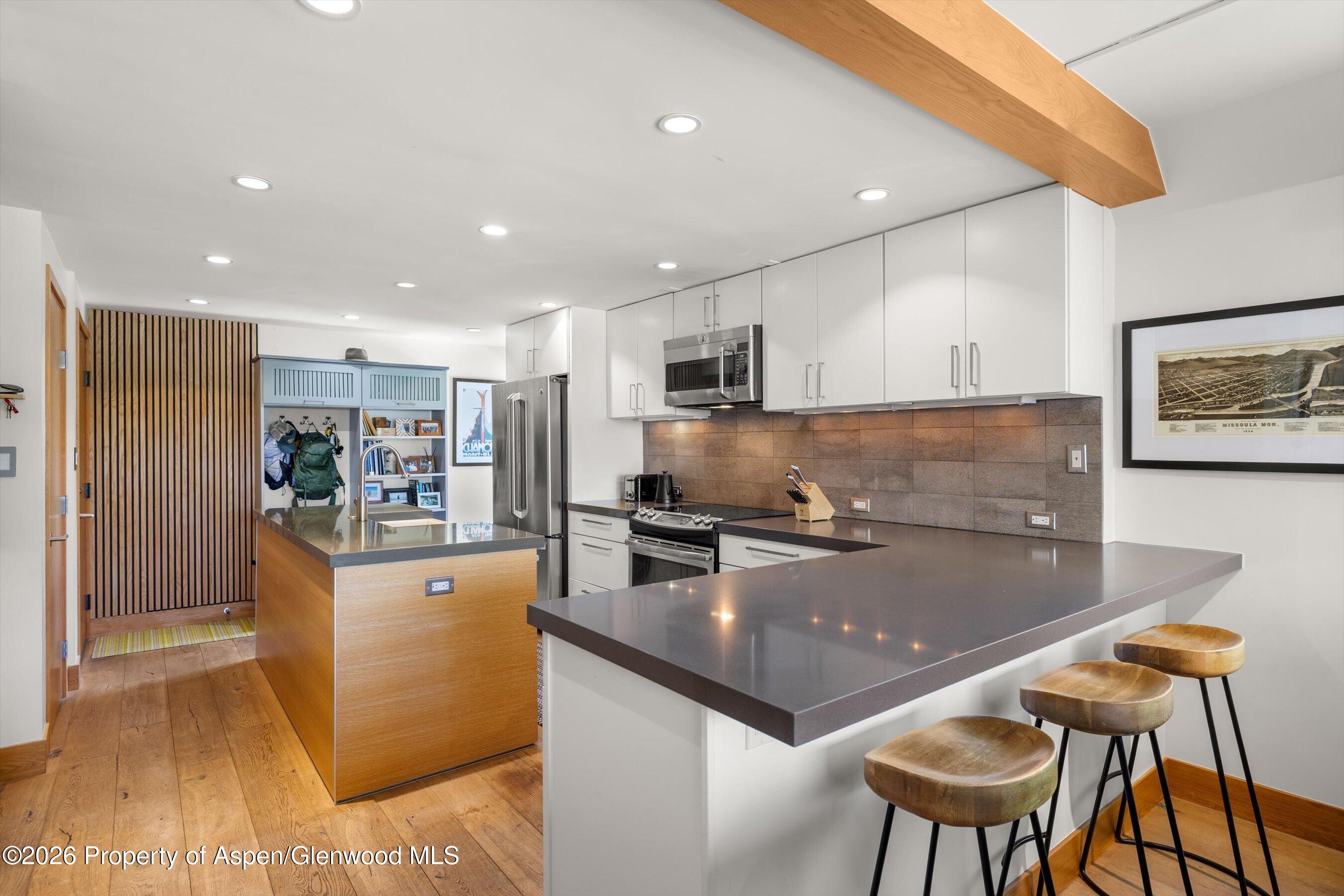1221 Vine Street 1221 Property Photo 11