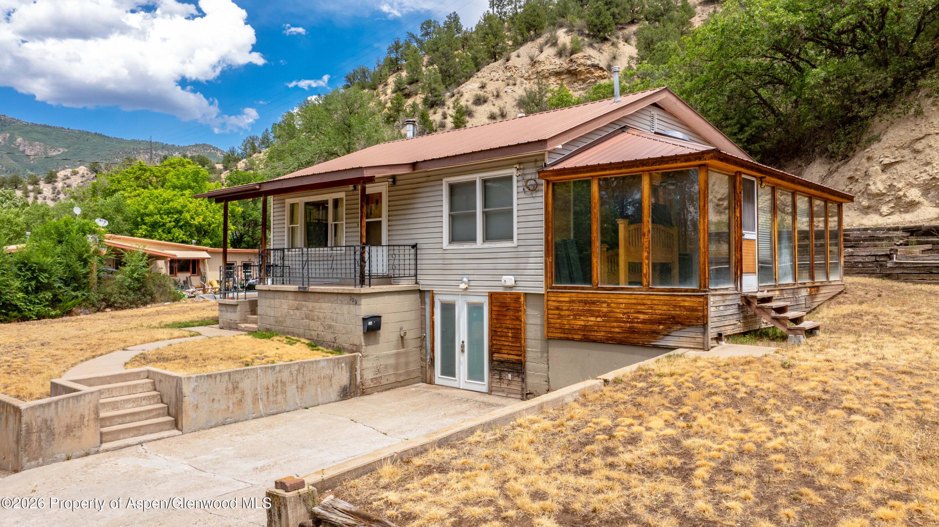 922 Lincoln Avenue Property Photo 1