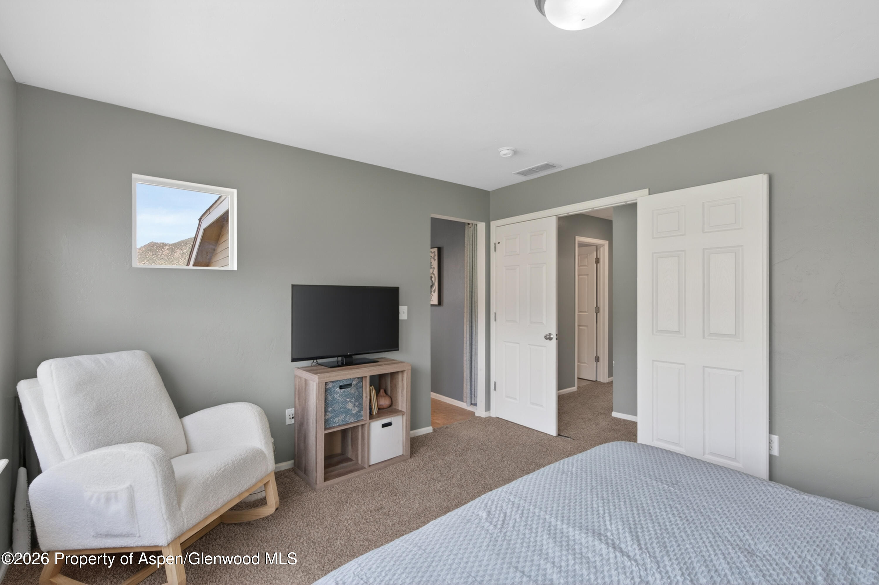 247 E Capital Court Property Photo 17