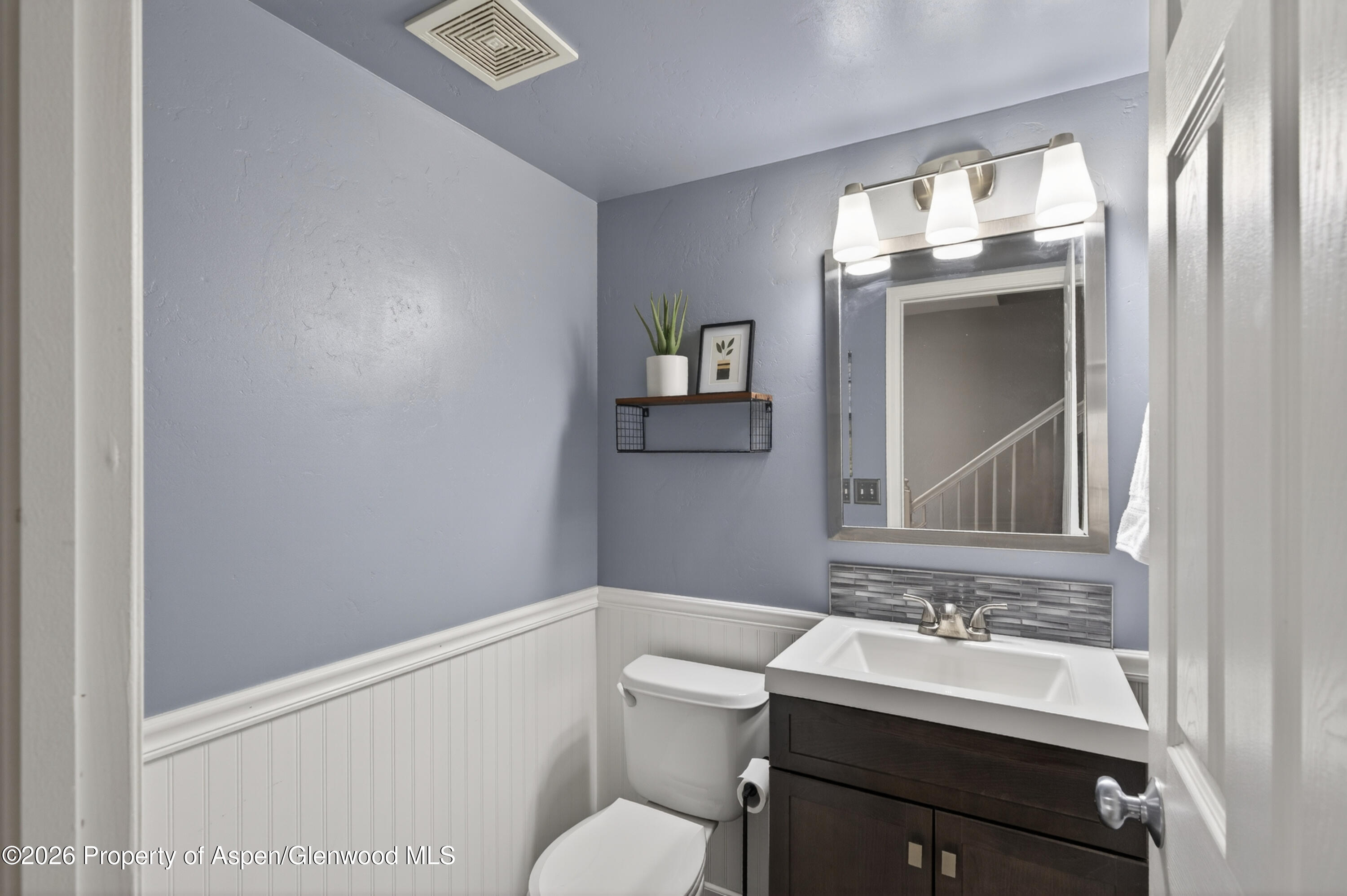 247 E Capital Court Property Photo 23