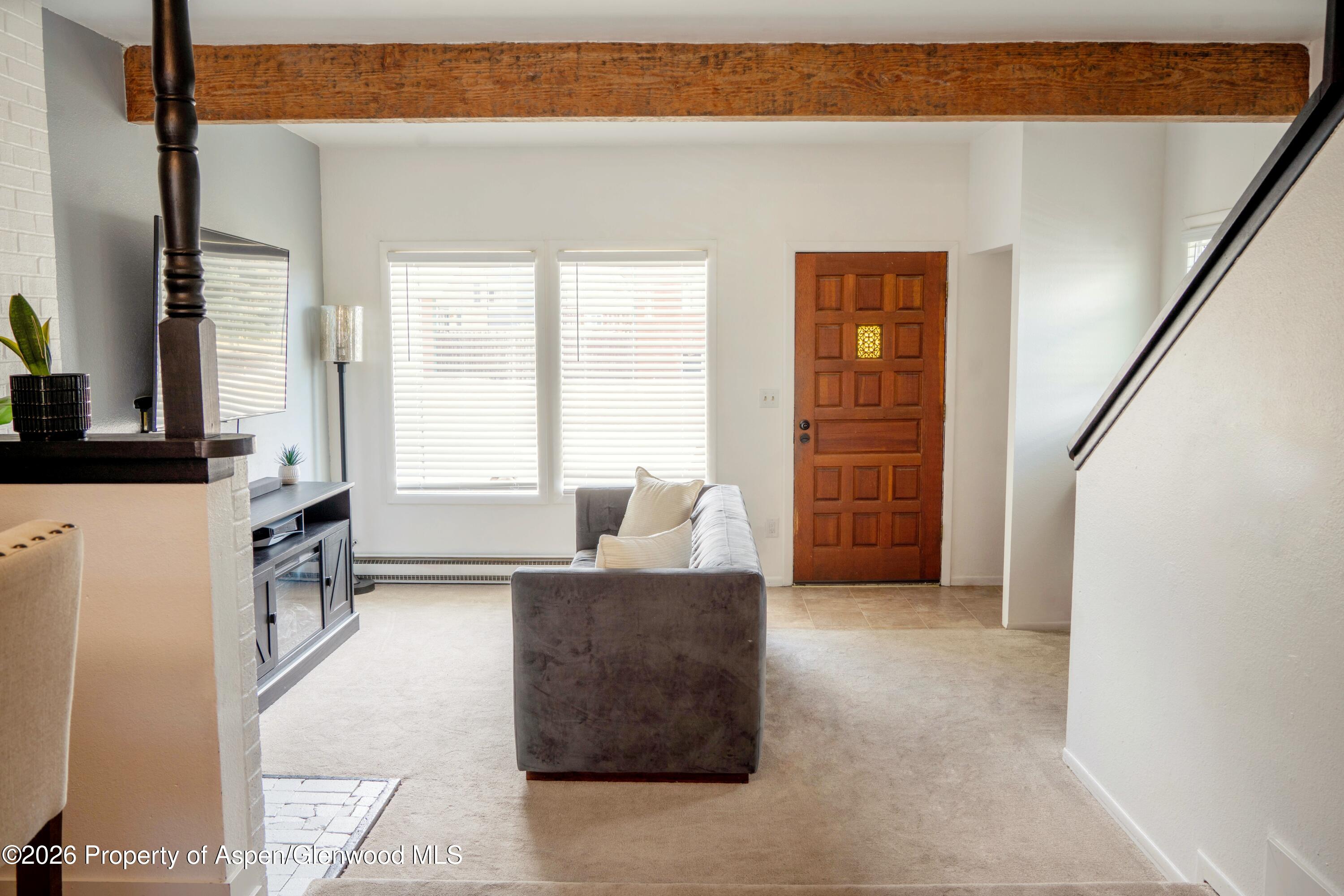 998 Wamsley Way Property Photo 8