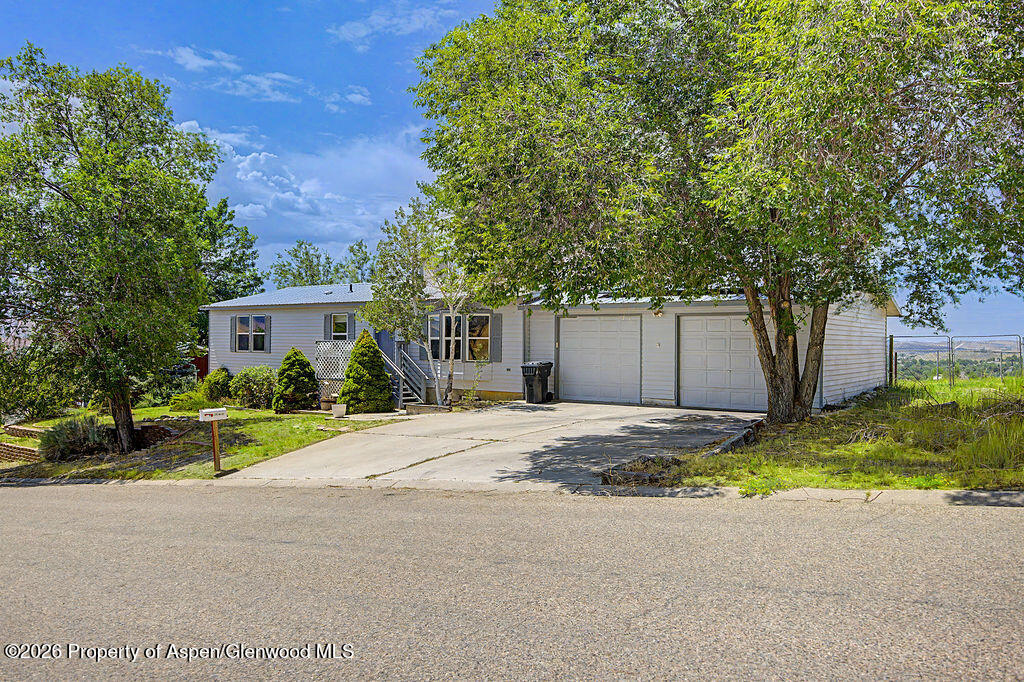 870 Jerimiah Avenue Property Photo 1