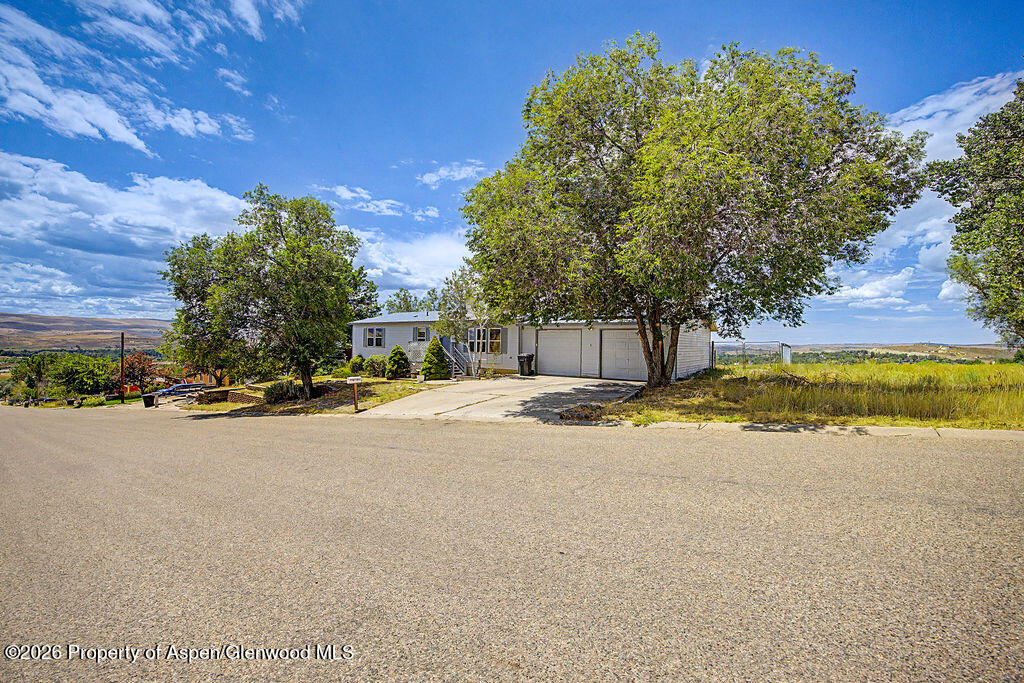 870 Jerimiah Avenue Property Photo 2