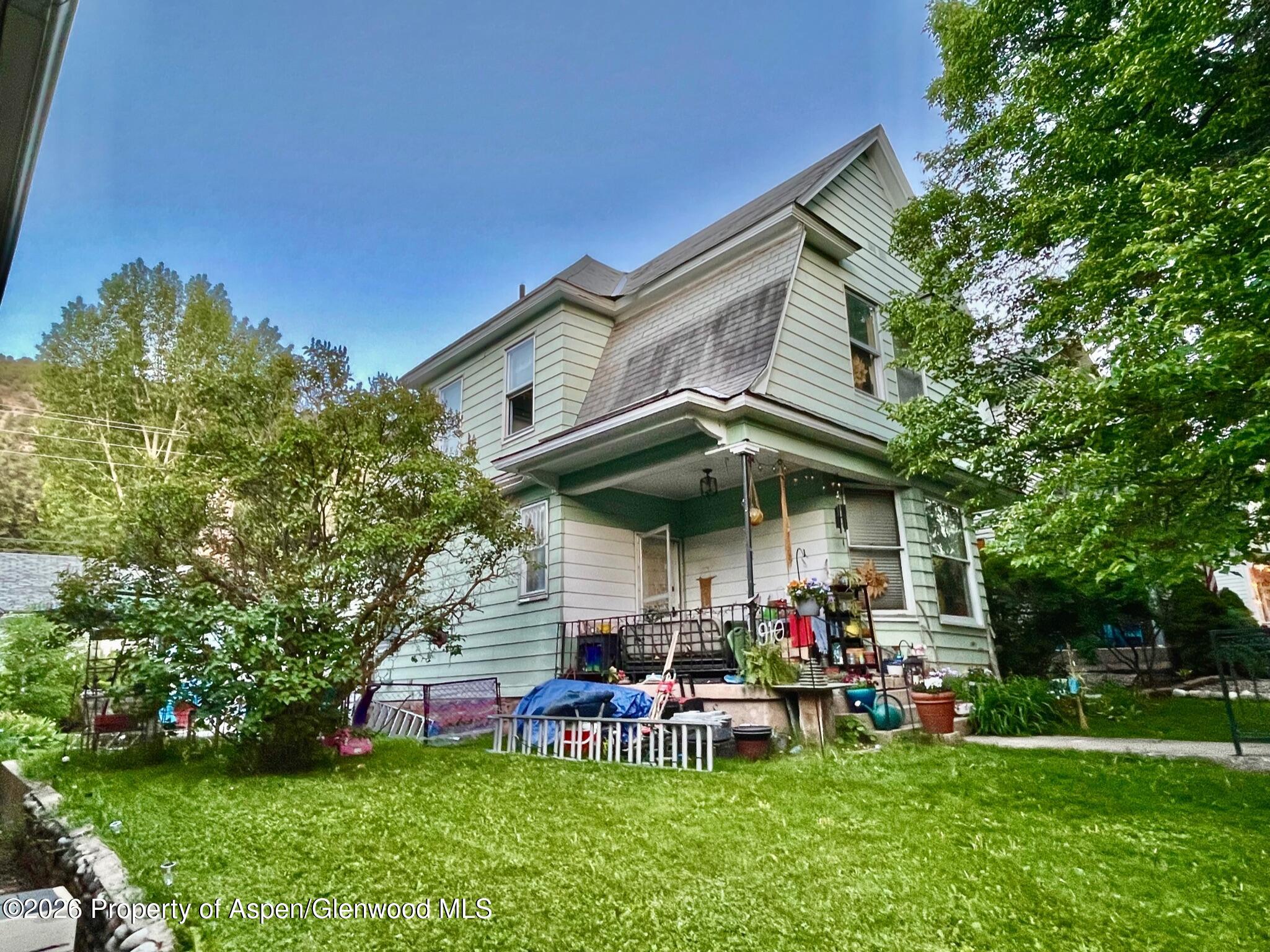908 & 910 Blake Avenue Property Photo 1