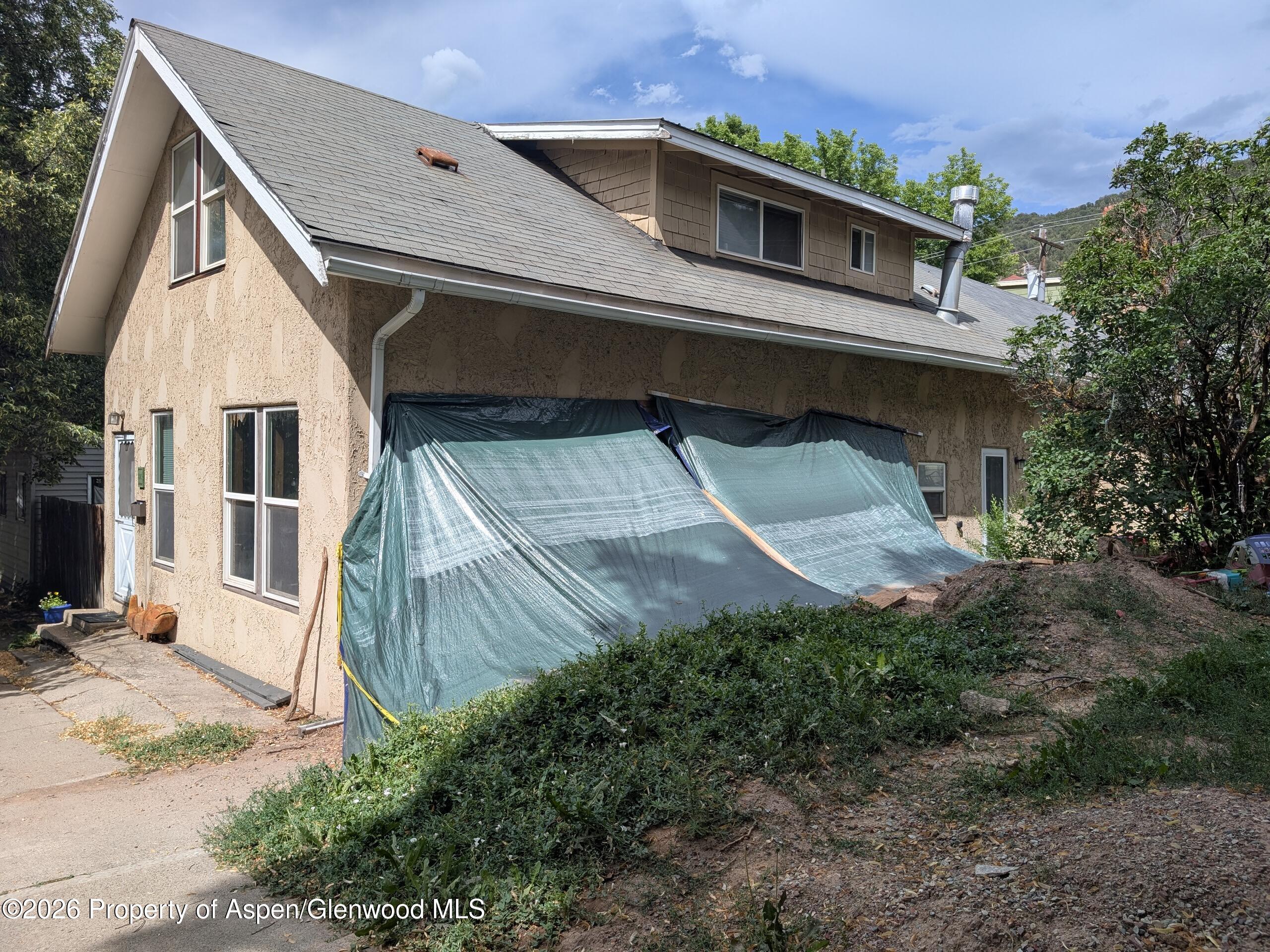 908 & 910 Blake Avenue Property Photo 22