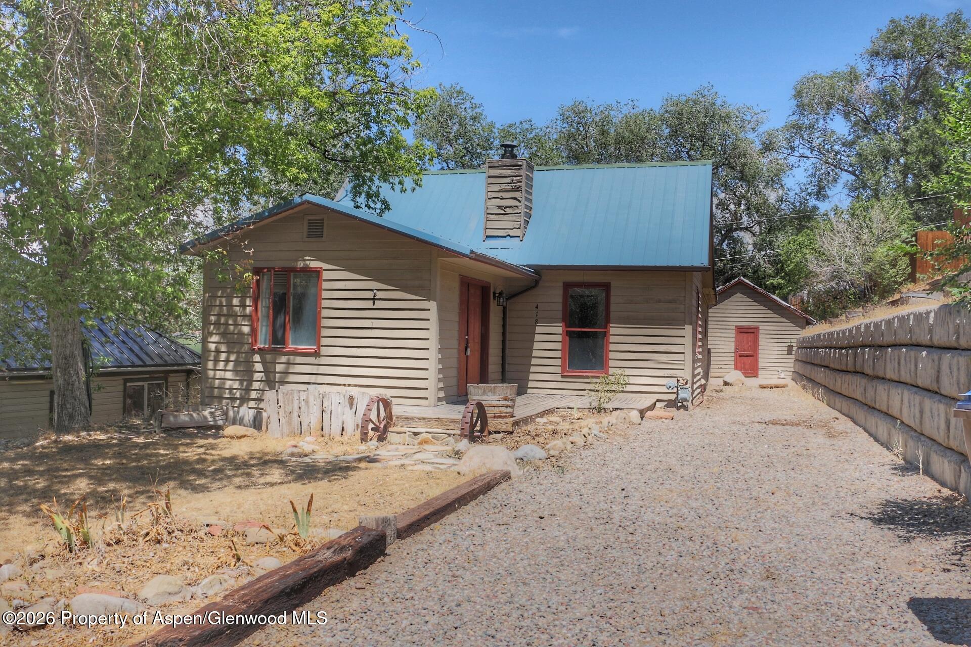 418 E 6th Street Property Photo 1