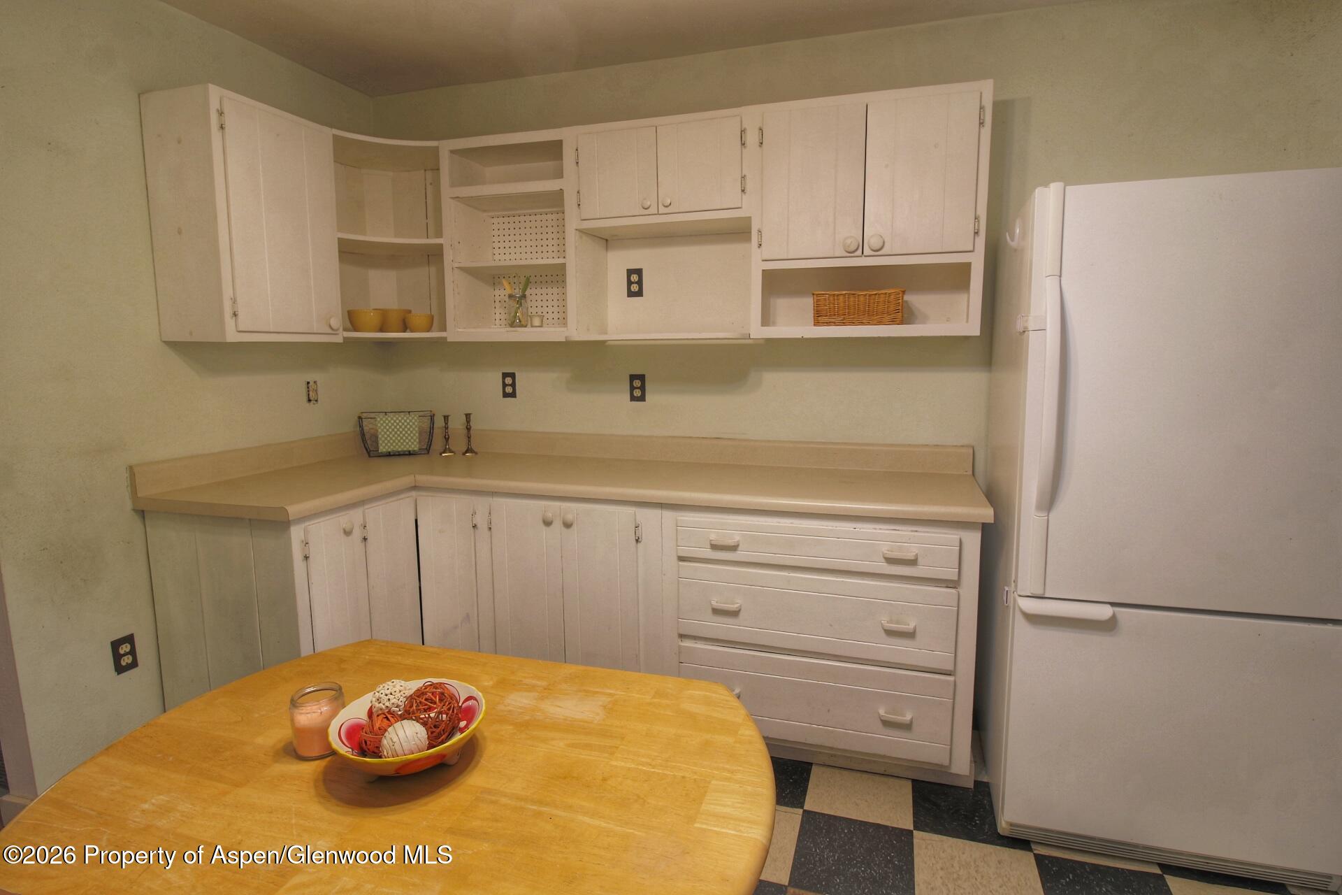 418 E 6th Street Property Photo 10