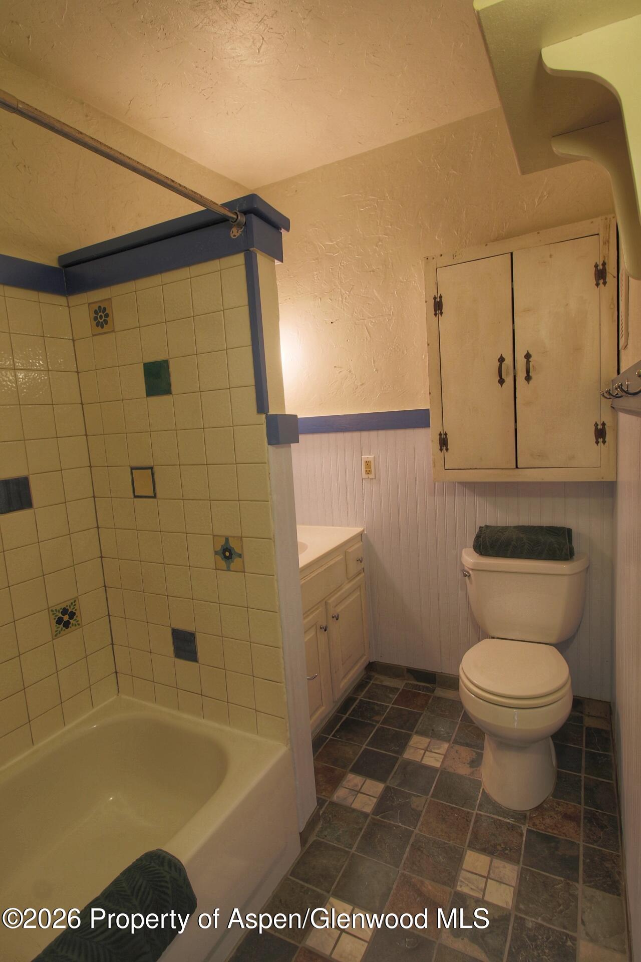 418 E 6th Street Property Photo 14