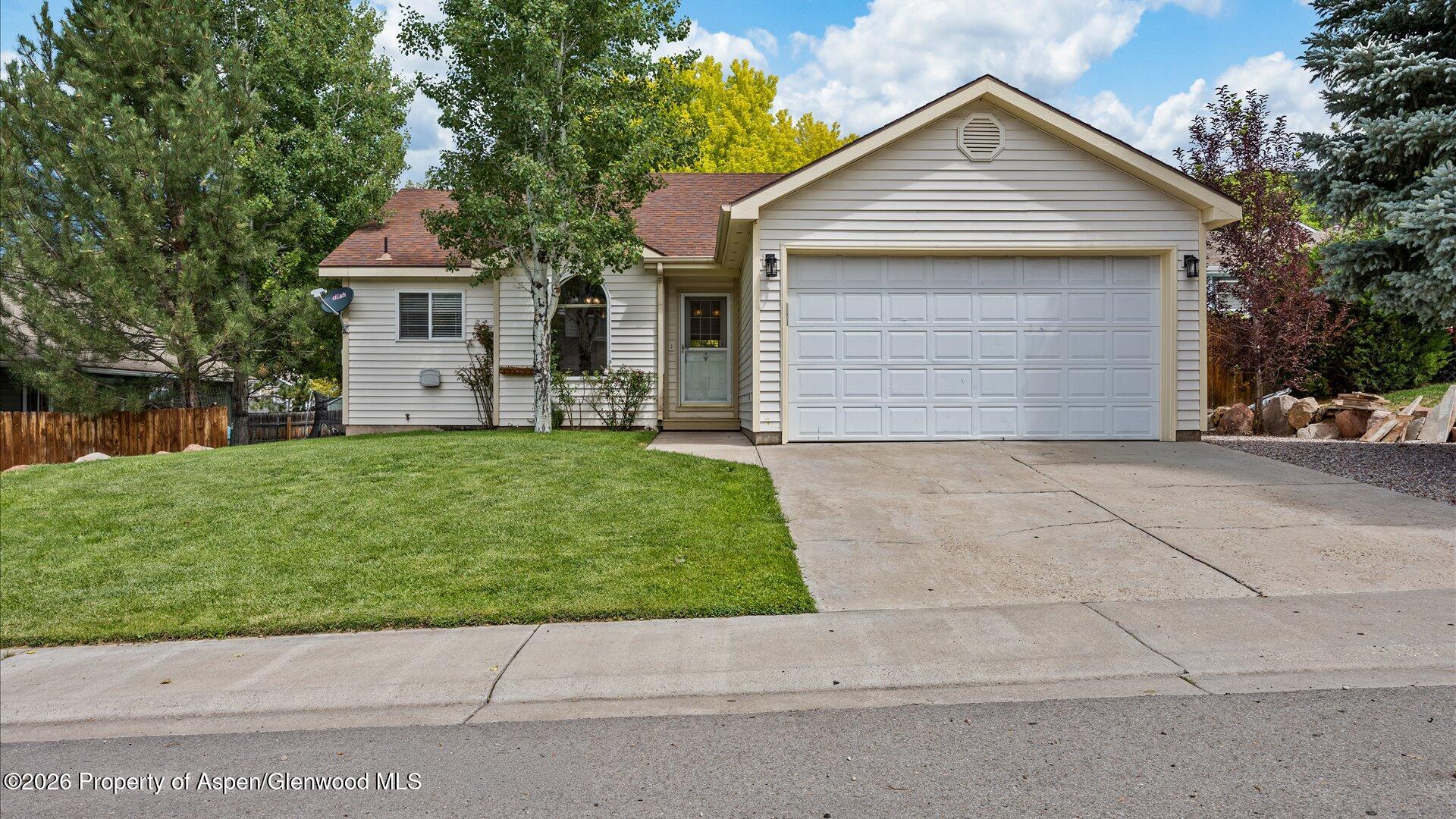 252 Lupine Drive Property Photo 1