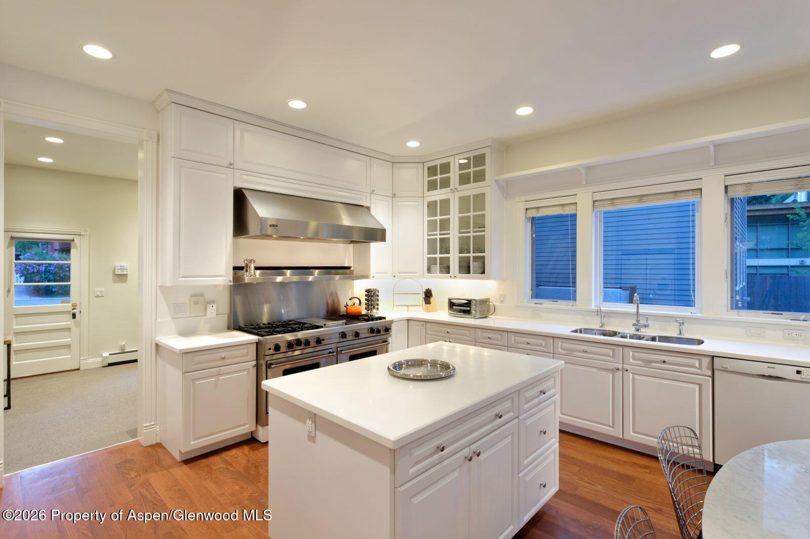 334 W Hallam Street Property Photo 6