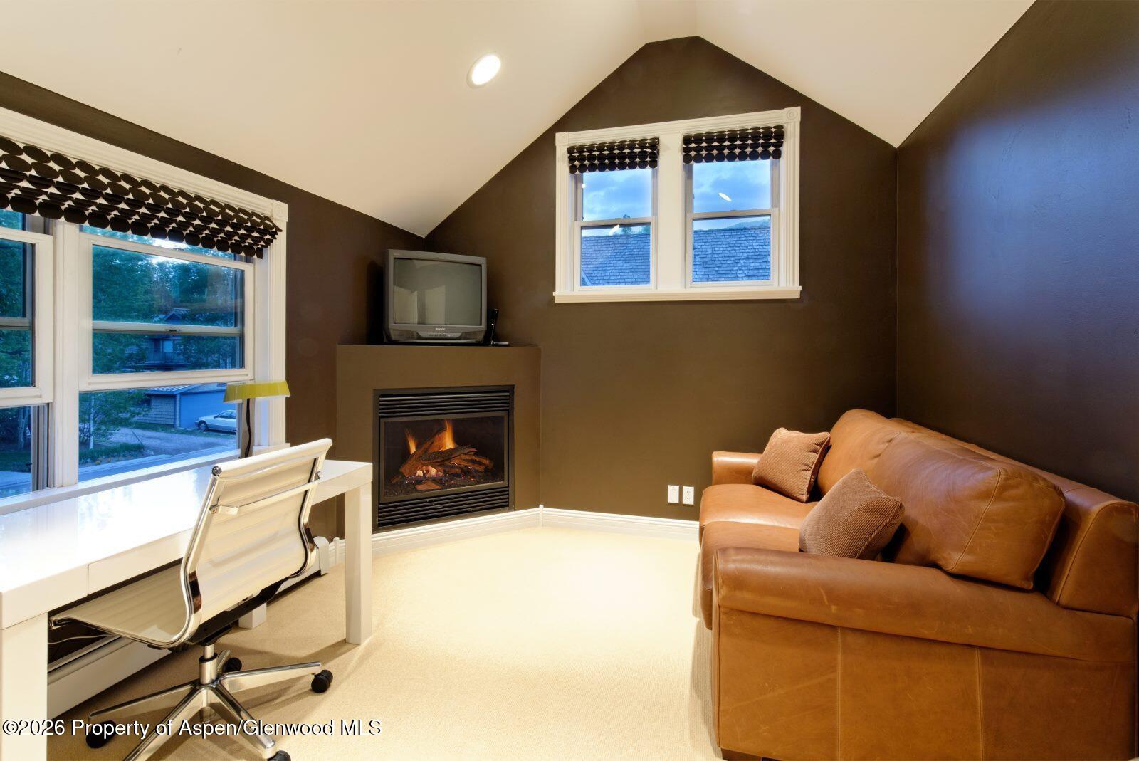 334 W Hallam Street Property Photo 15