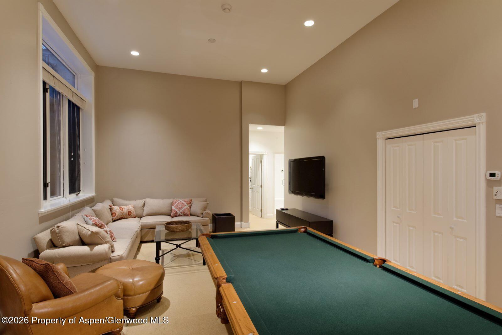 334 W Hallam Street Property Photo 19