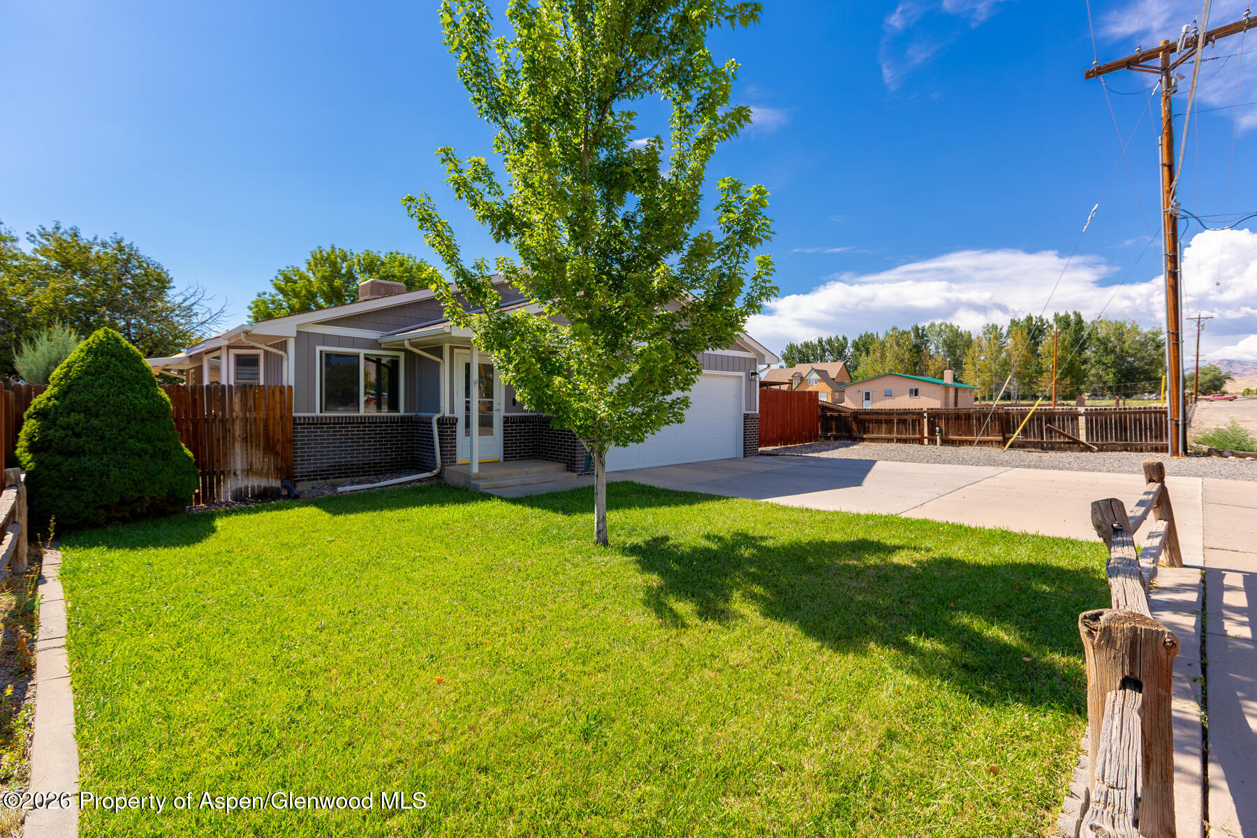 675 30 Road Property Photo 2