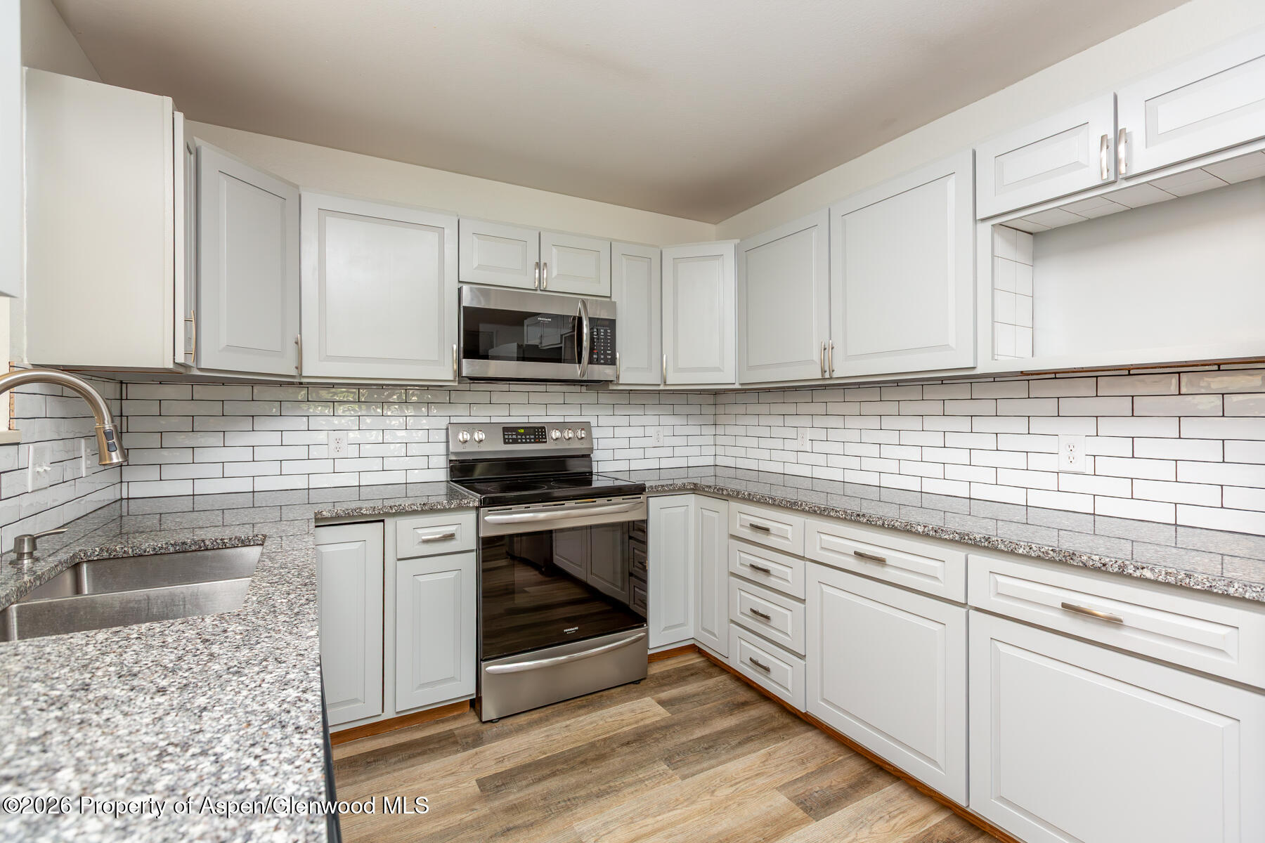 675 30 Road Property Photo 8