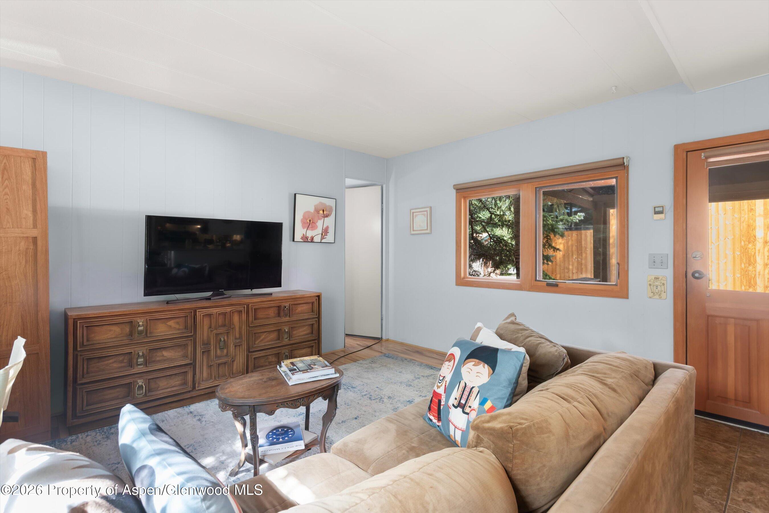 311 Oak Lane Property Photo 4