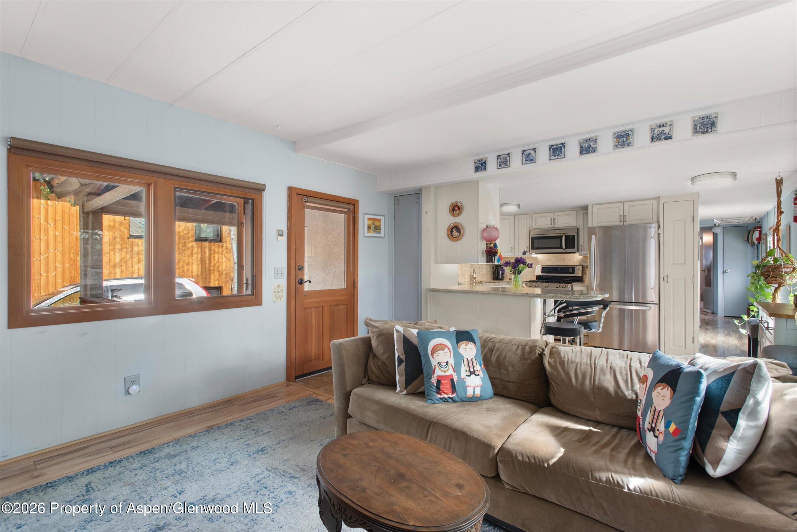 311 Oak Lane Property Photo 5