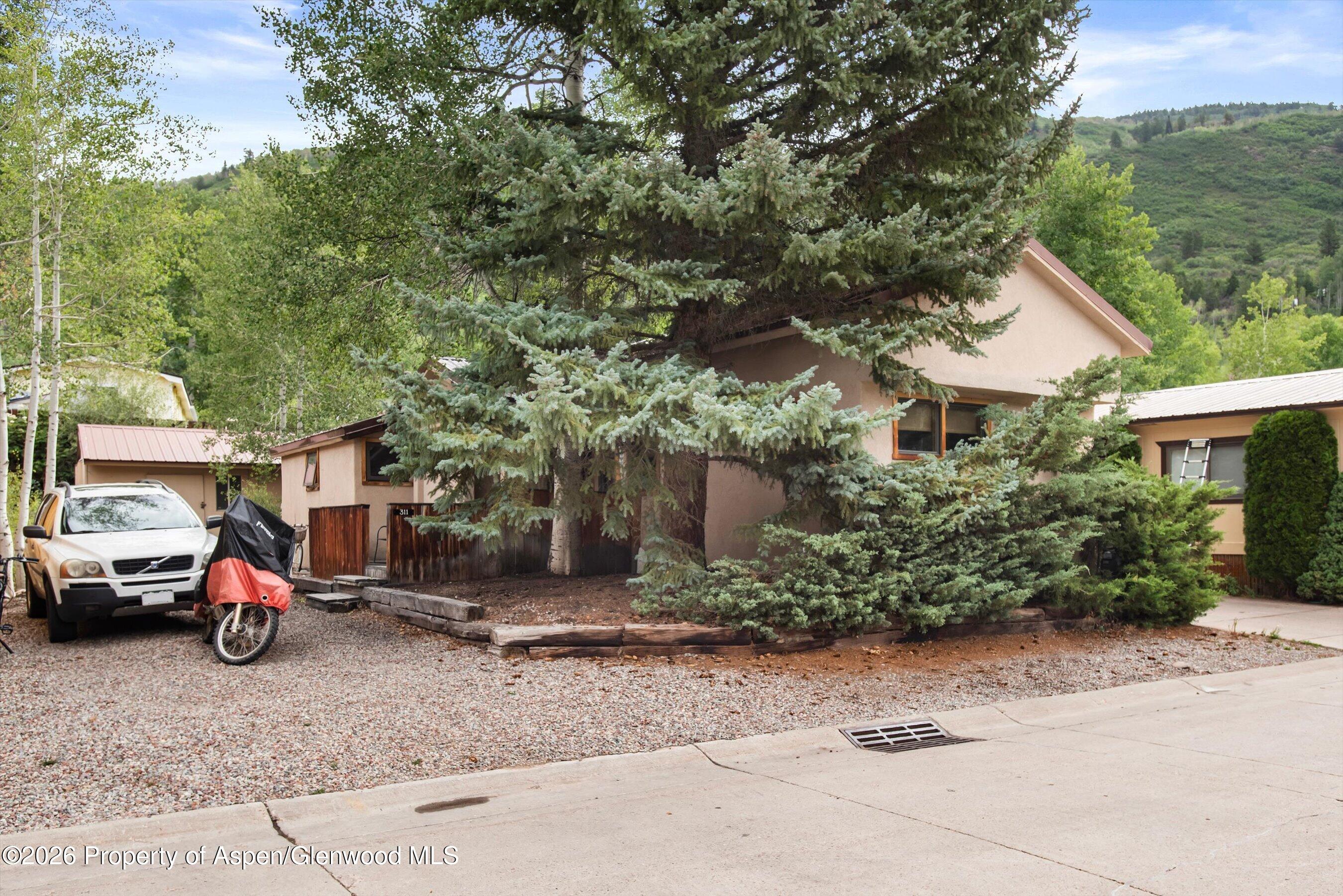 311 Oak Lane Property Photo 17
