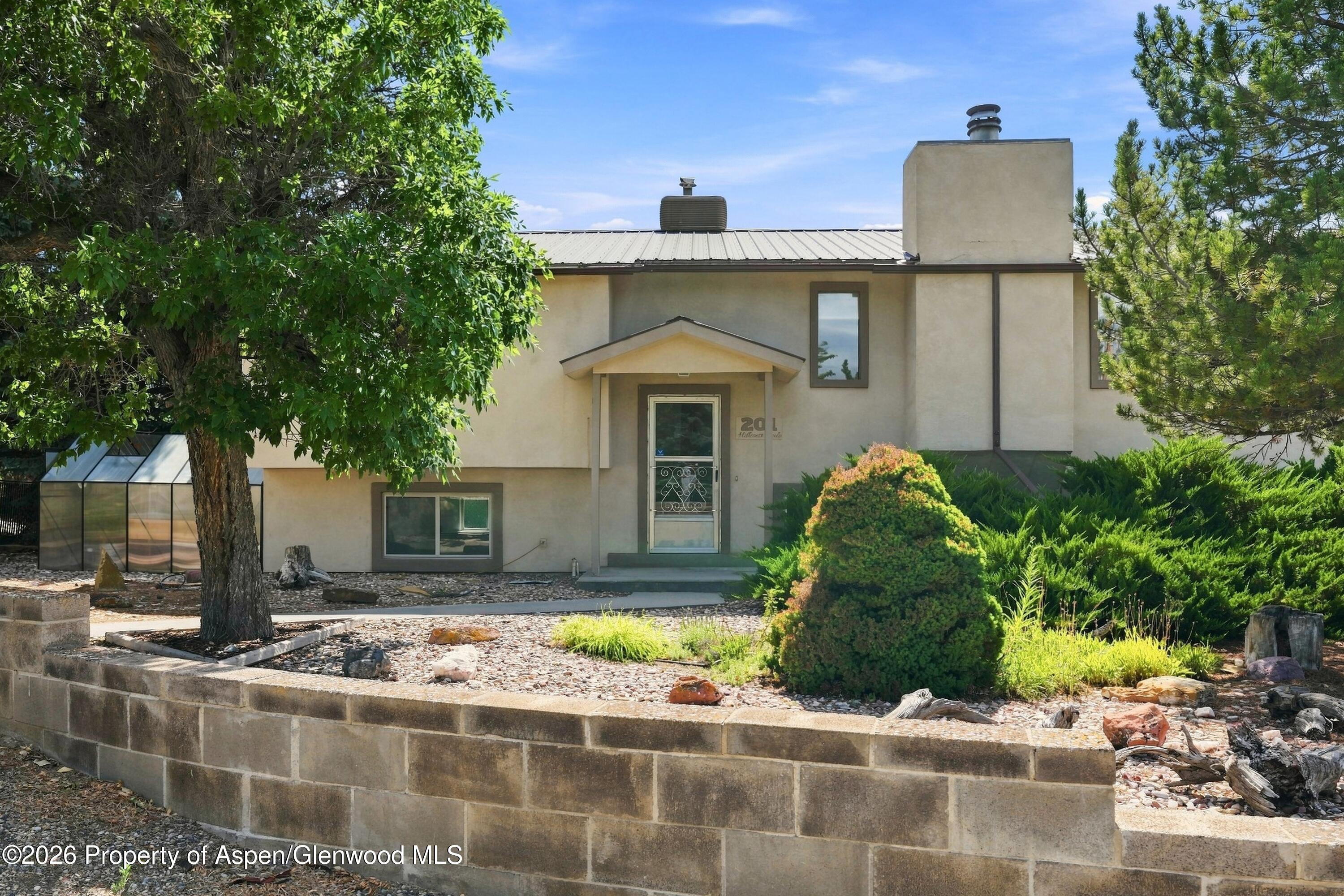 201 Hillcrest Avenue Property Photo 1