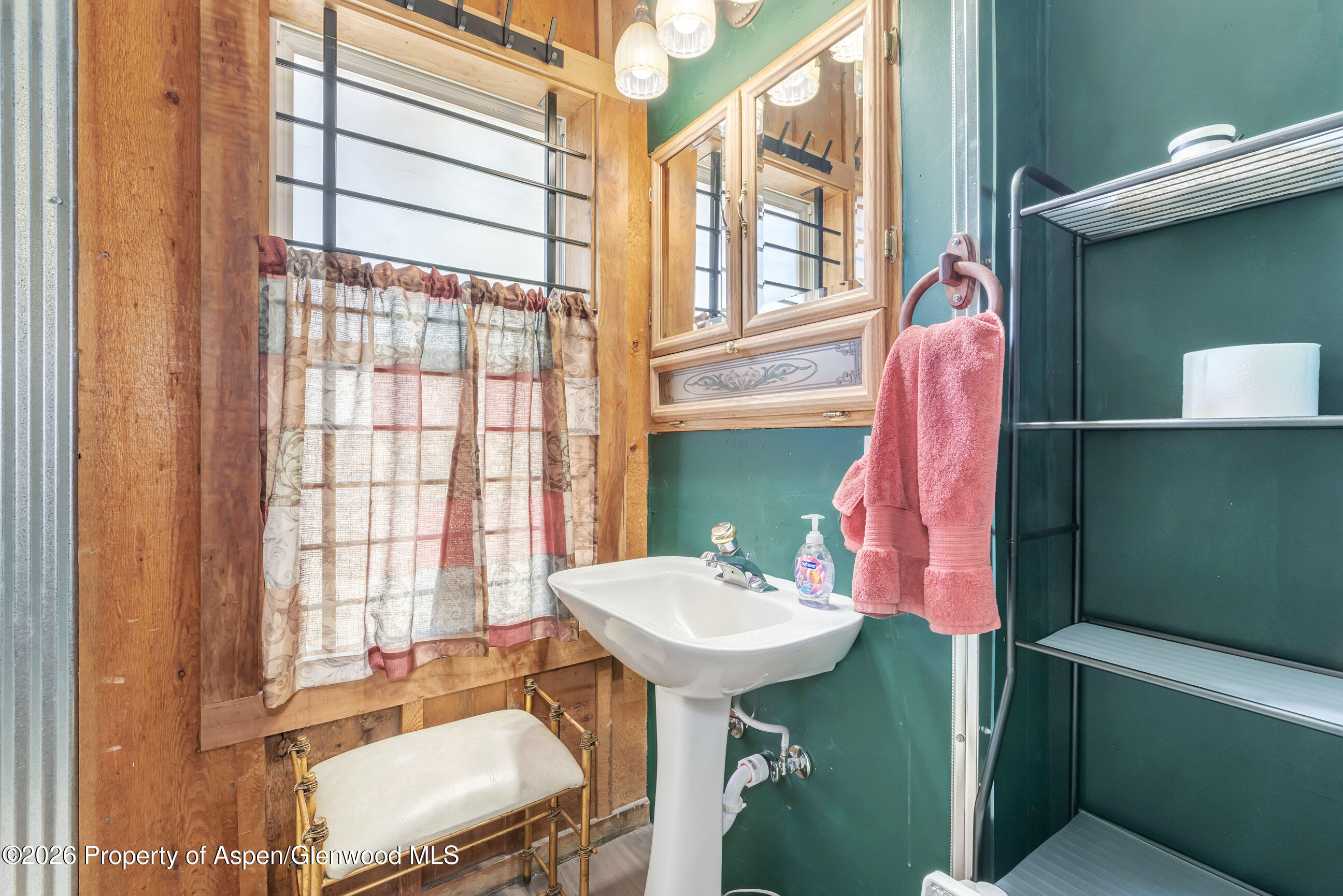 403 Taylor Street Property Photo 15
