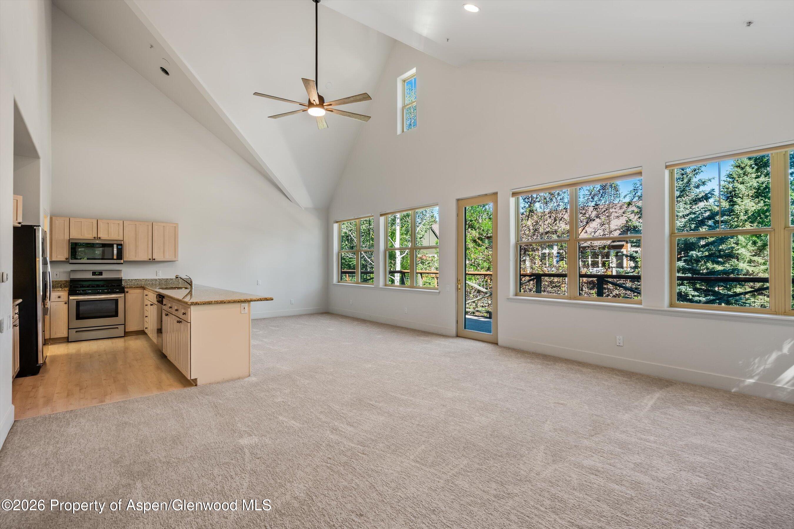 711 Evans Court Property Photo 4
