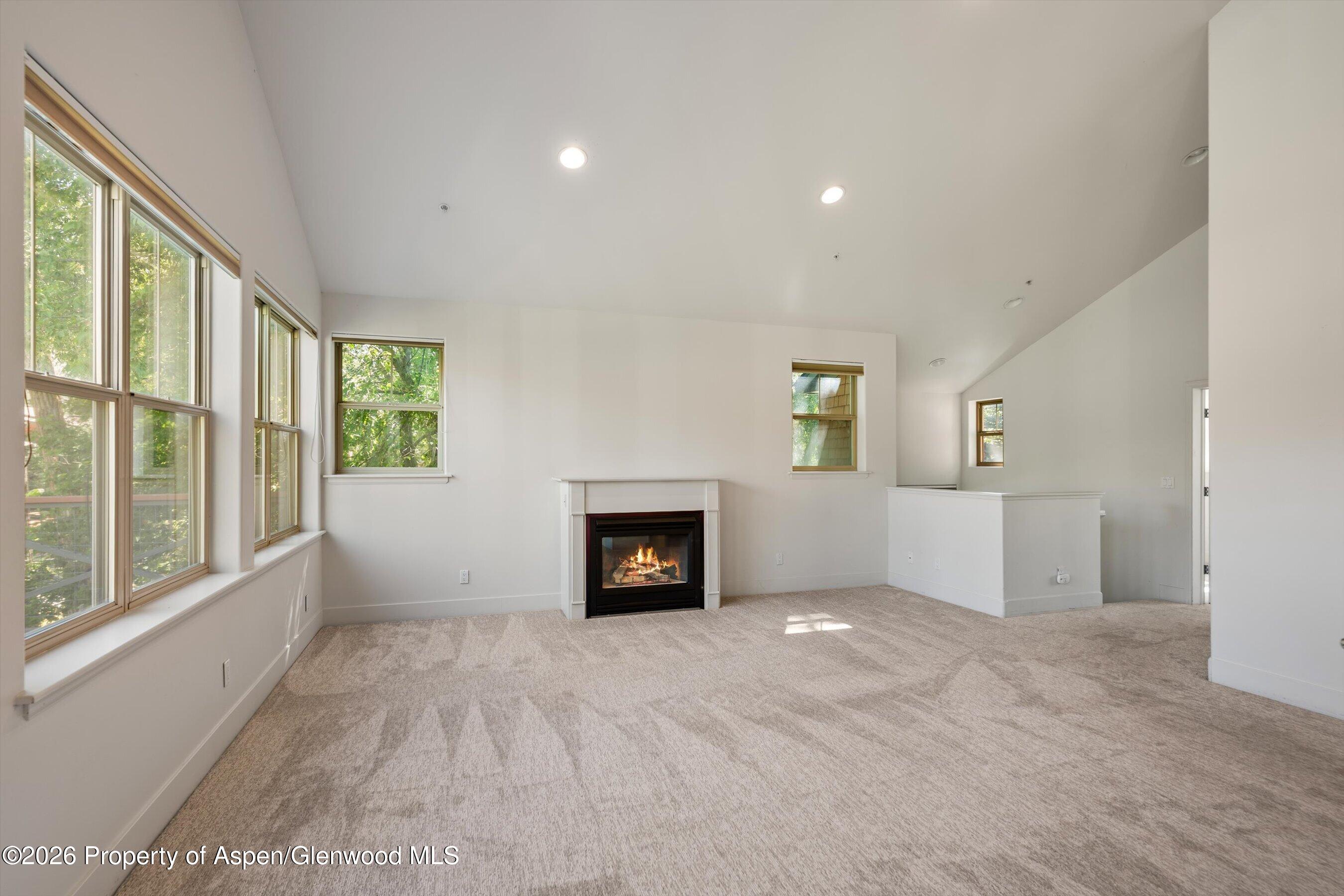 711 Evans Court Property Photo 6