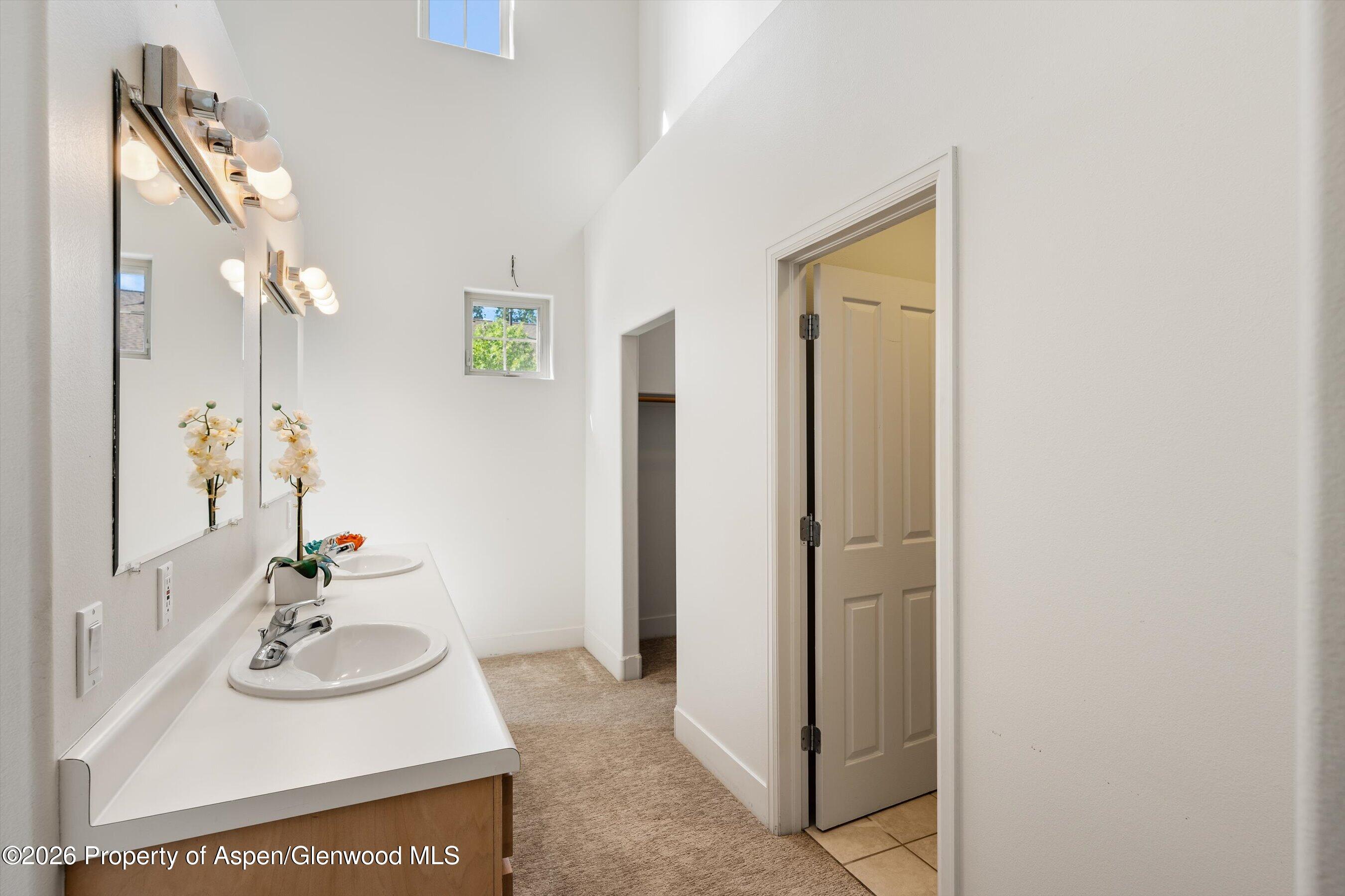 711 Evans Court Property Photo 16