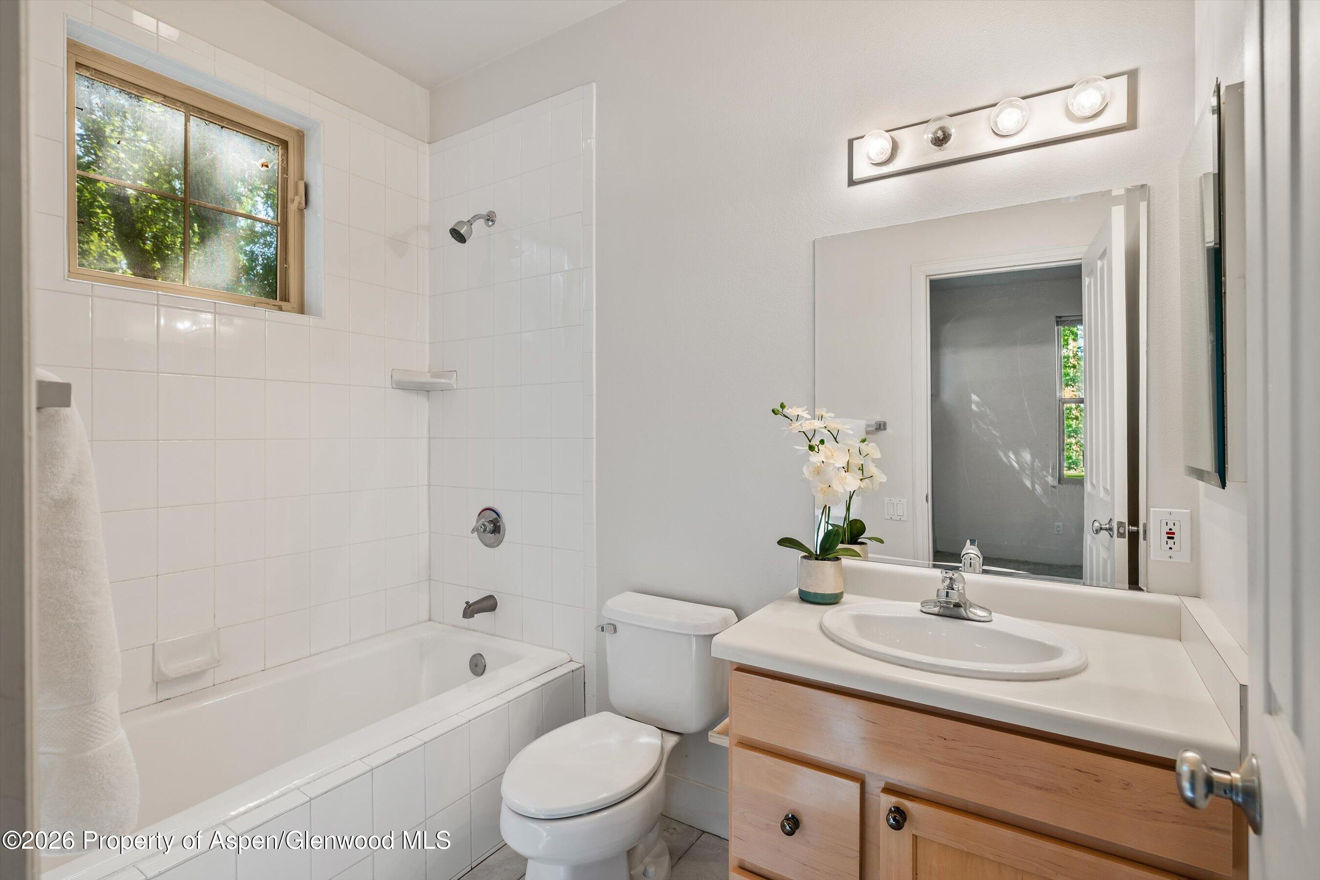 711 Evans Court Property Photo 19