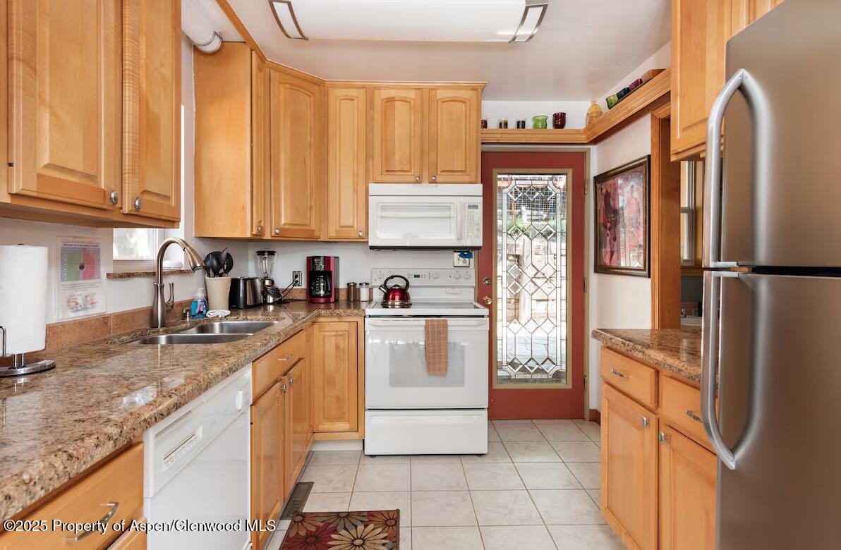 451 Mountain Shadows Drive Property Photo 7