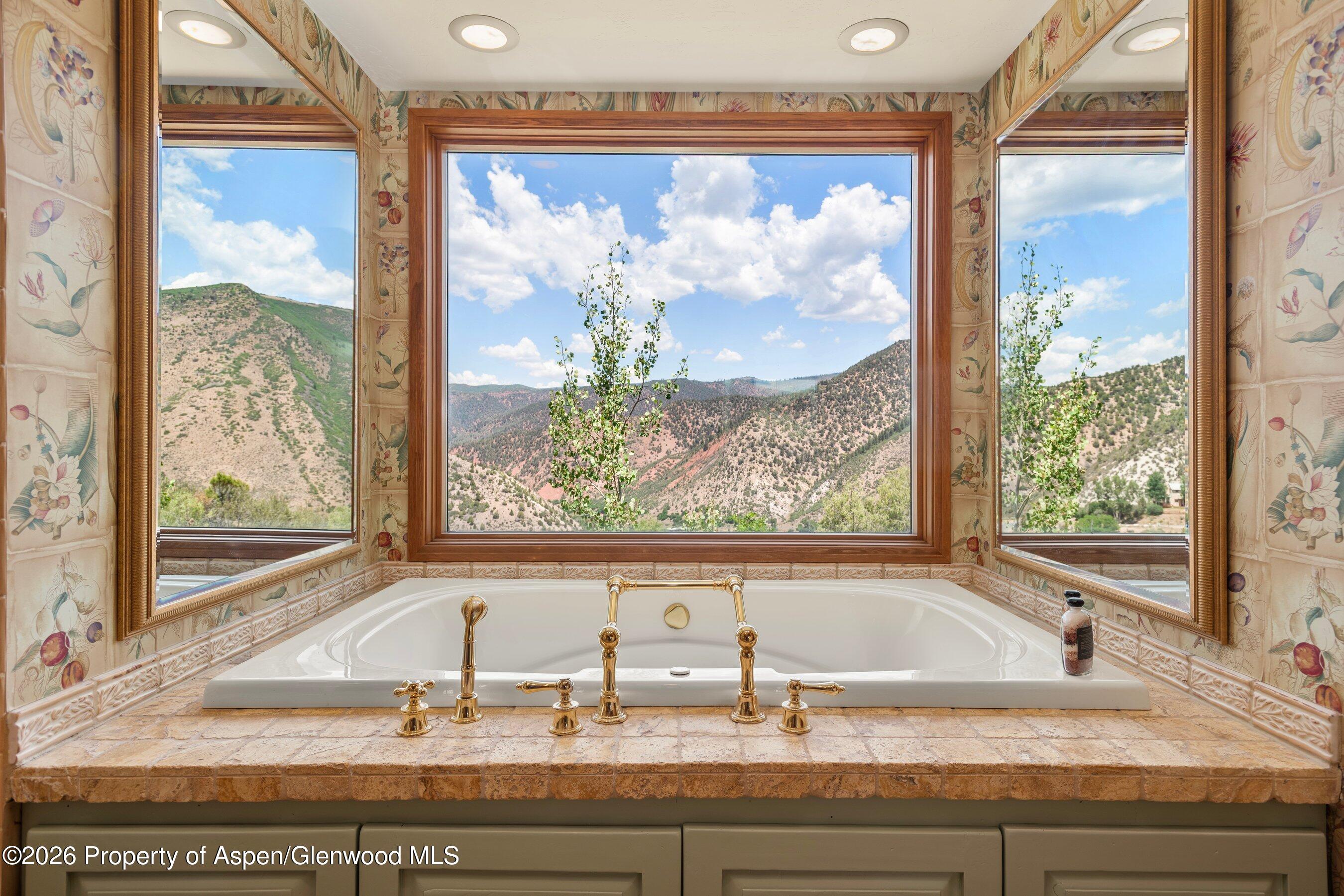 1608 Gateway Road Property Photo 19