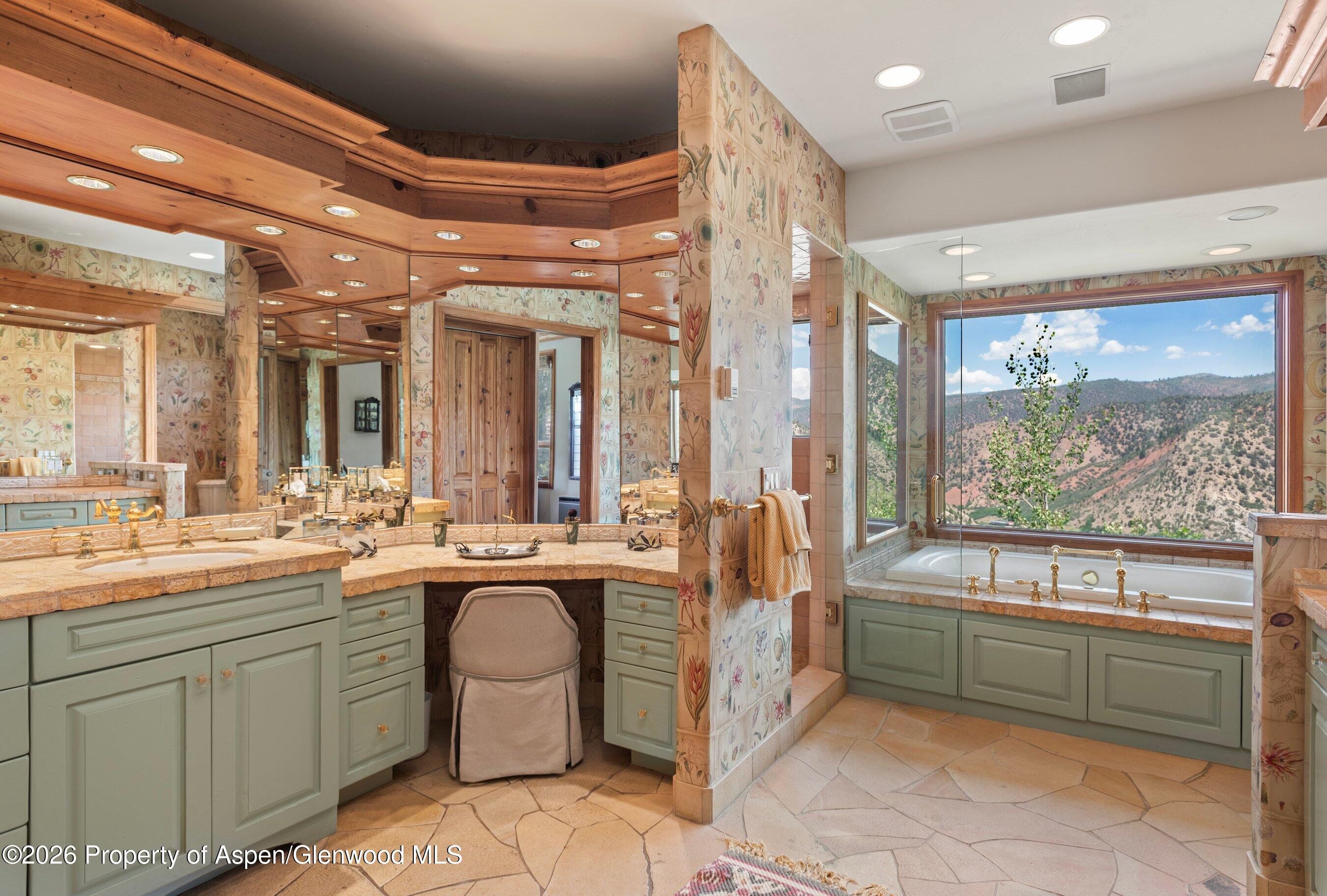 1608 Gateway Road Property Photo 21